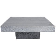 Table moderne sculptée à la main en aluminium coulé gris argenté