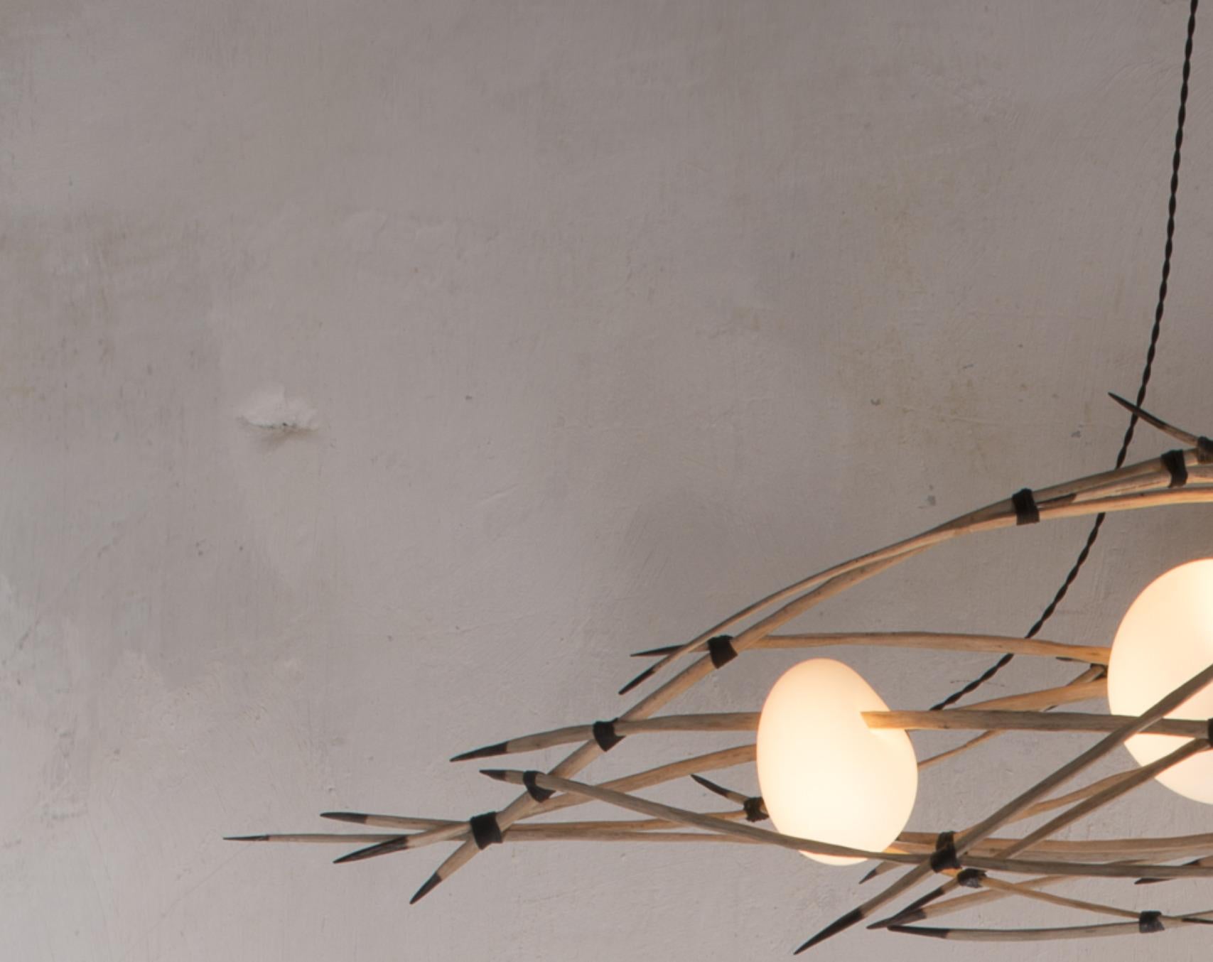 Lampada a sospensione moderna a nido scolpito a mano con vetro smerigliato di Jérôme Pereira In condizioni Nuovo in vendita a Geneve, CH