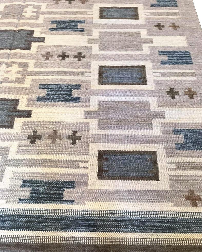 Hand-Knotted Modern Hand-Woven 100% Wool Swedish-Inspired Rug For Sale