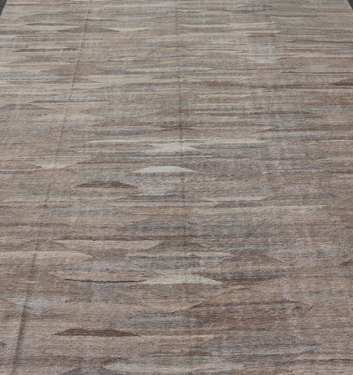 Kilim moderne tissé à la main en laine avec motif de losanges sub-géométriques en vente 3