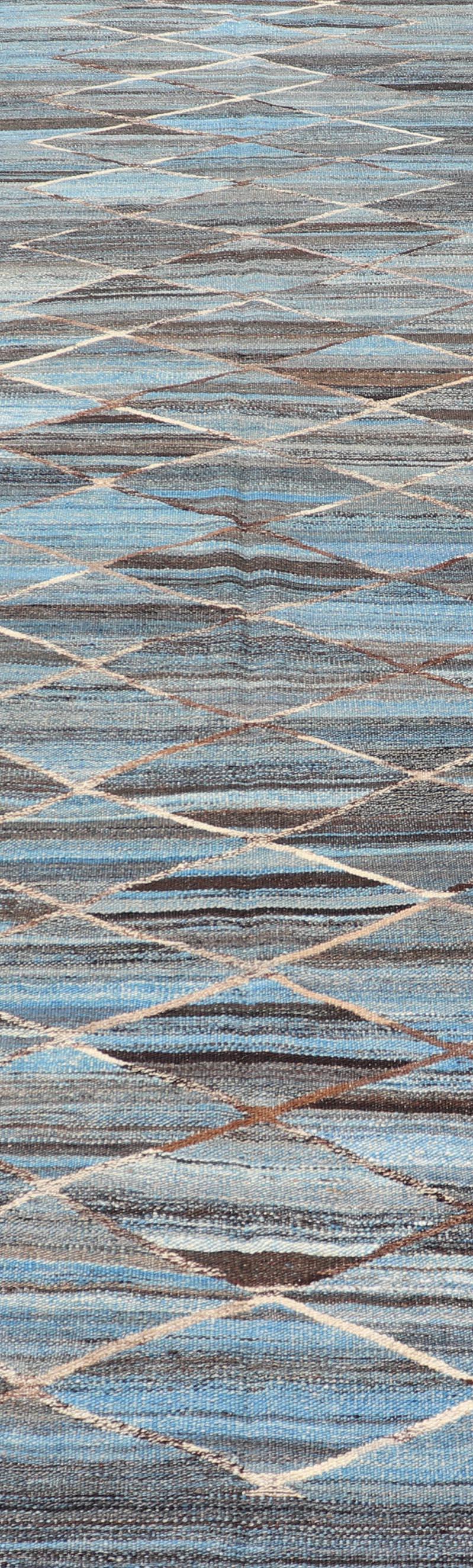Modern Hand-Woven Flatweave Kilim in Wool with Sub-Geometric Diamond Design For Sale 1