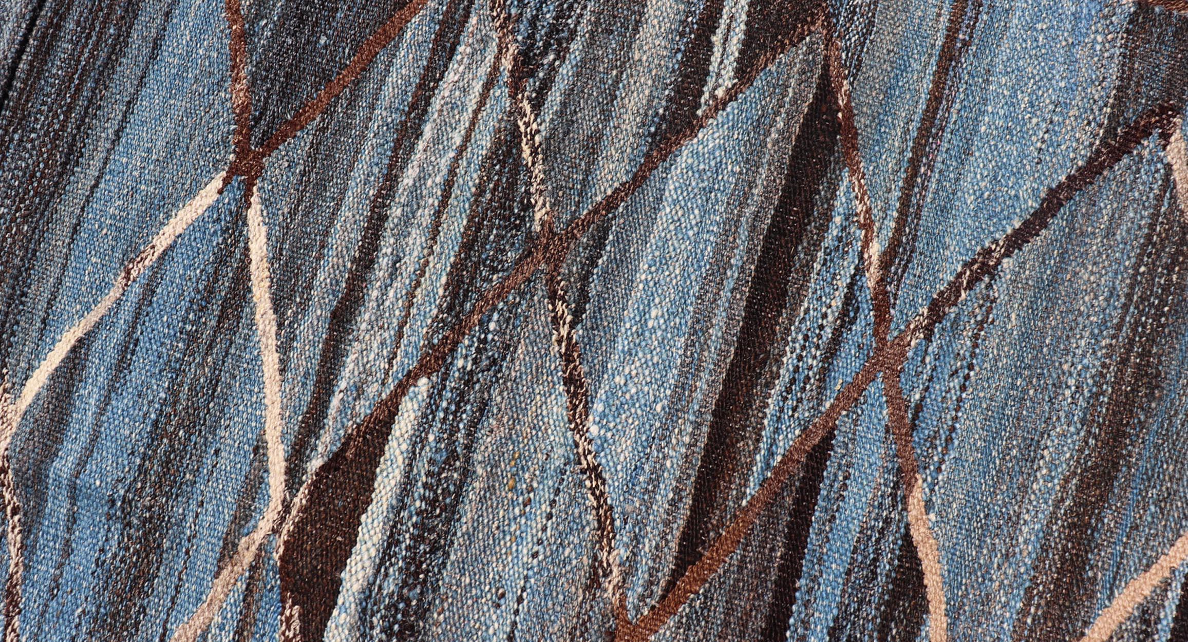 Modern Hand-Woven Flatweave Kilim in Wool with Sub-Geometric Diamond Design For Sale 4