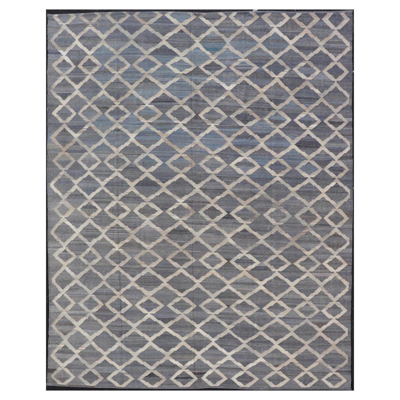 Modern Hand-Woven Kilim in Wool with Sub-Geometric Interlocked Diamond Design For Sale