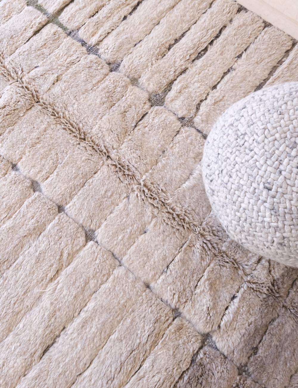 Modern Hand Woven Moroccan Neutral Textured Rug in White, Taupe and Cream Wool In New Condition For Sale In Los Angeles, CA