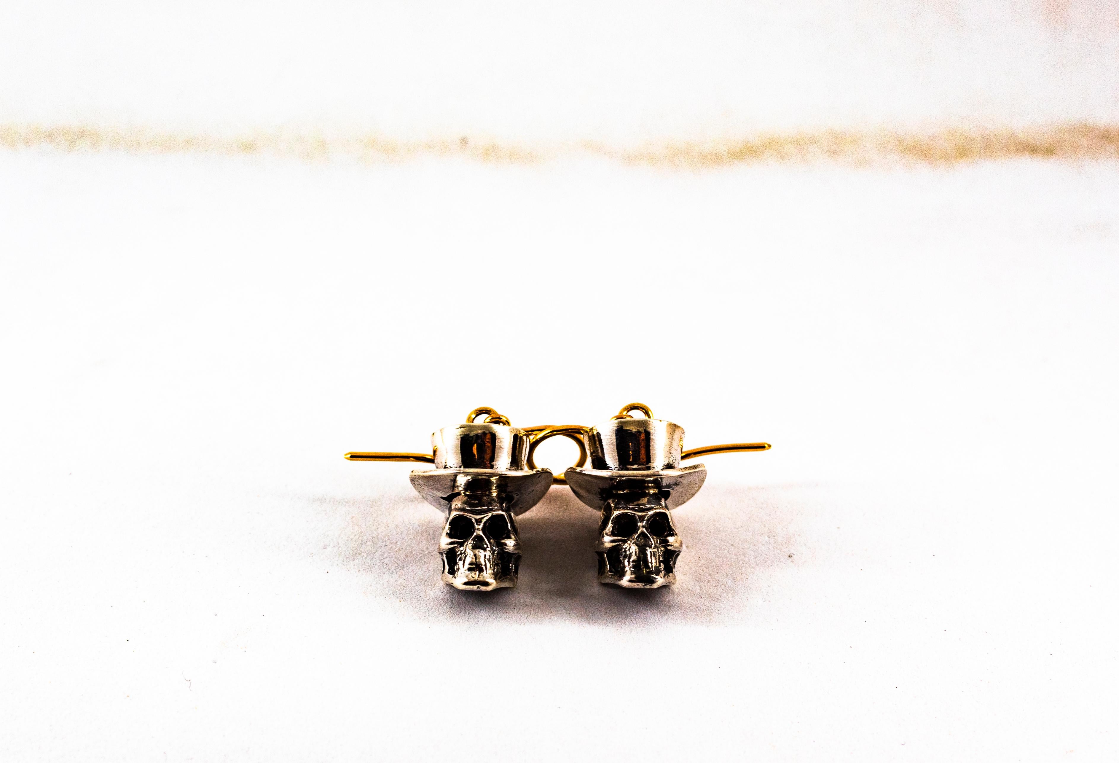 Moderne moderne handgefertigte Ohrringe aus Sterlingsilber Gelbgold mit „ Schädel“-Ohrringen im Angebot 11