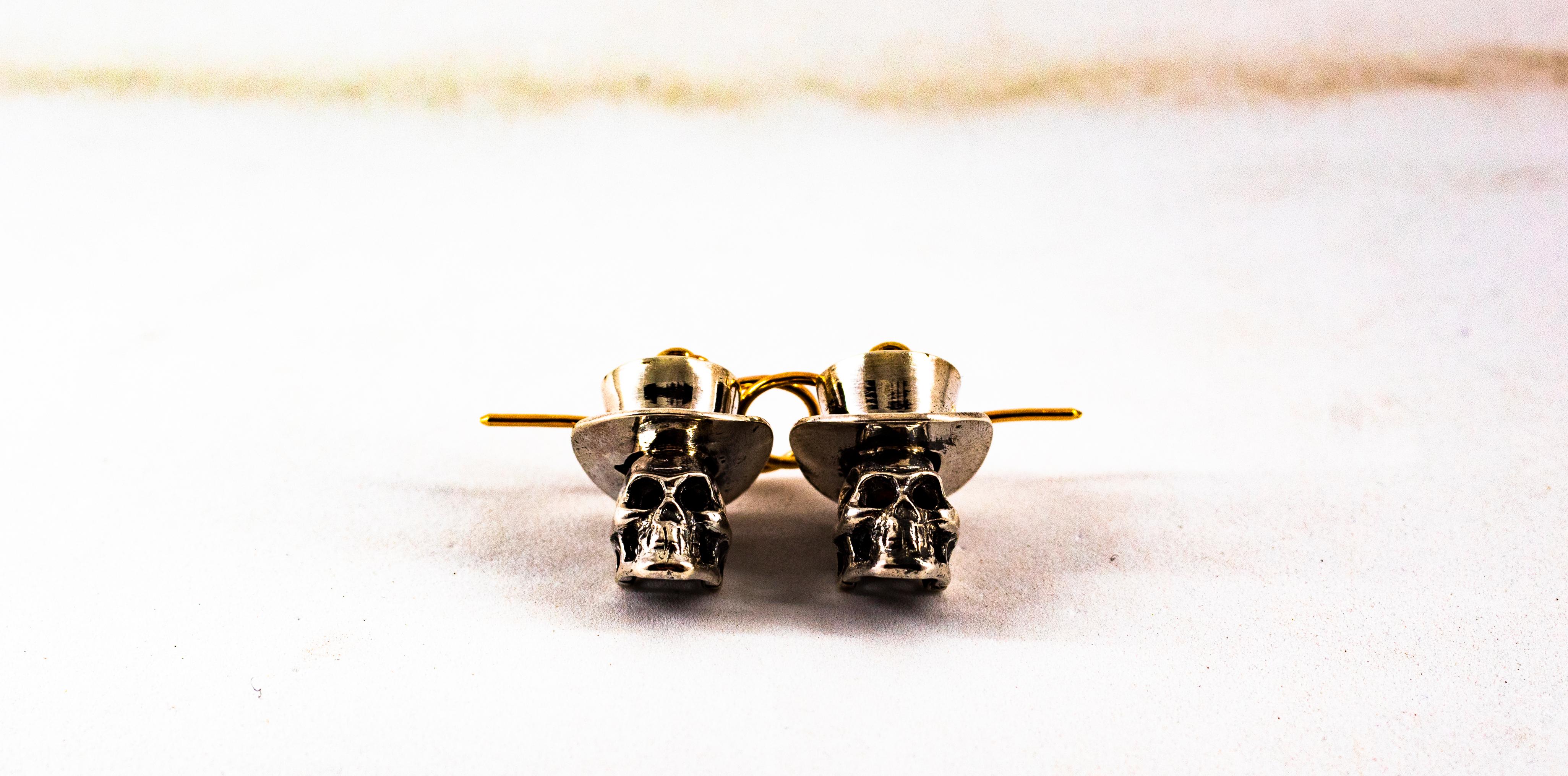 Moderne moderne handgefertigte Ohrringe aus Sterlingsilber Gelbgold mit „ Schädel“-Ohrringen im Angebot 12