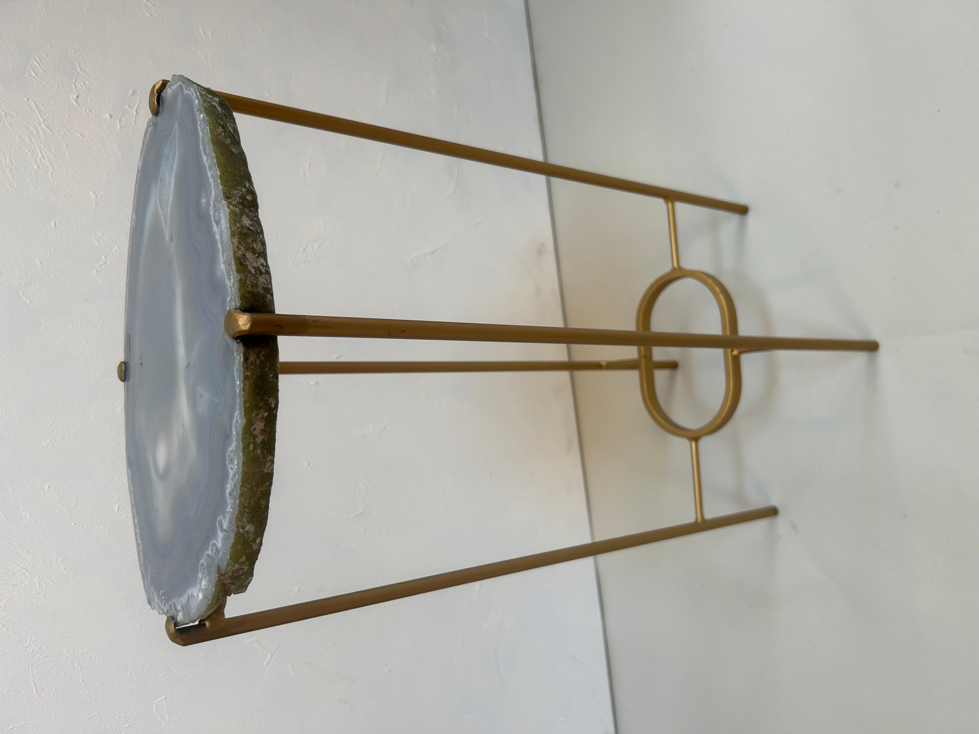 Doré Table à boire moderne en géode fabriquée à la main en vente