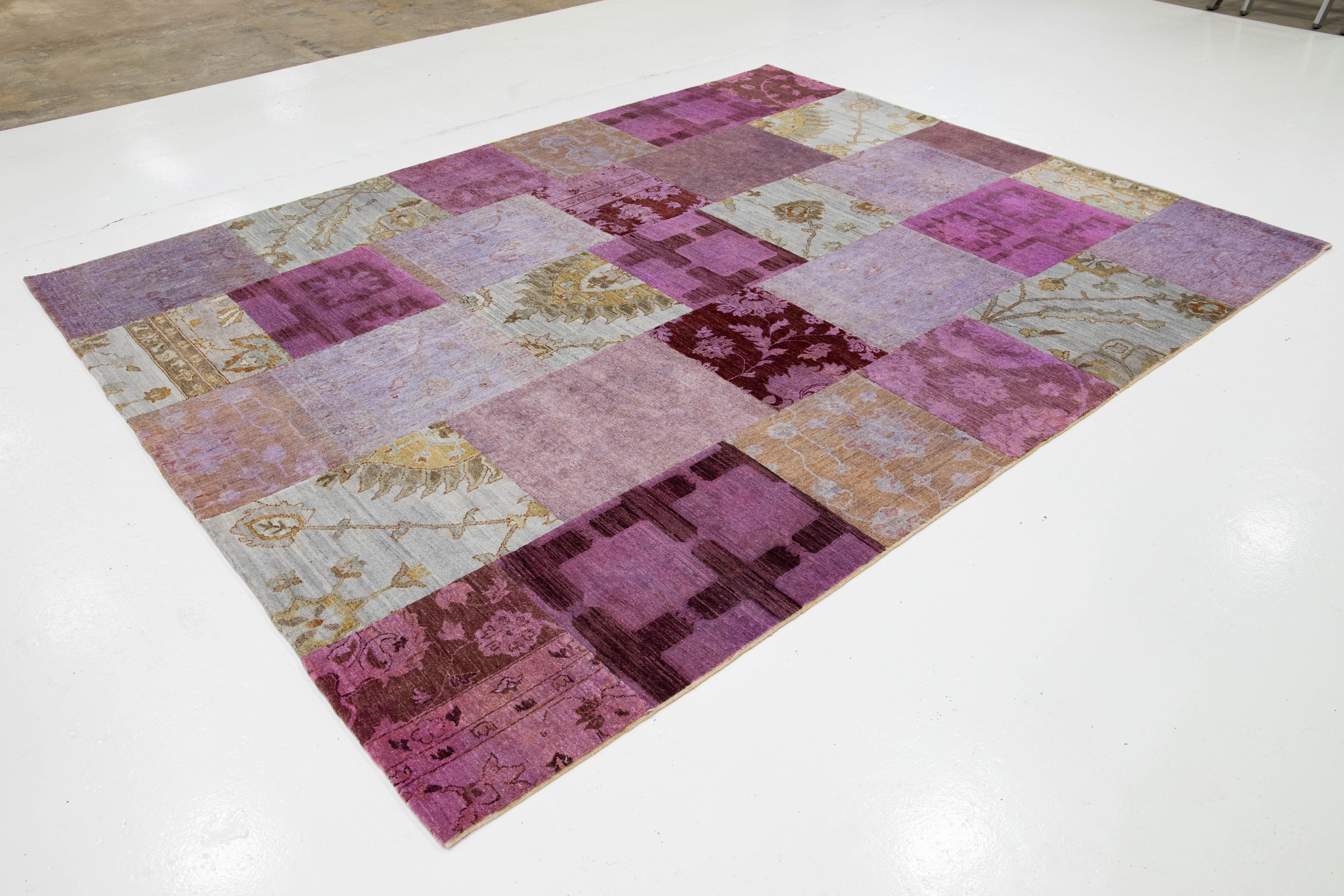 Moderner handgefertigter Patchwork-Teppich aus Wolle in Rosa (Pakistanisch) im Angebot