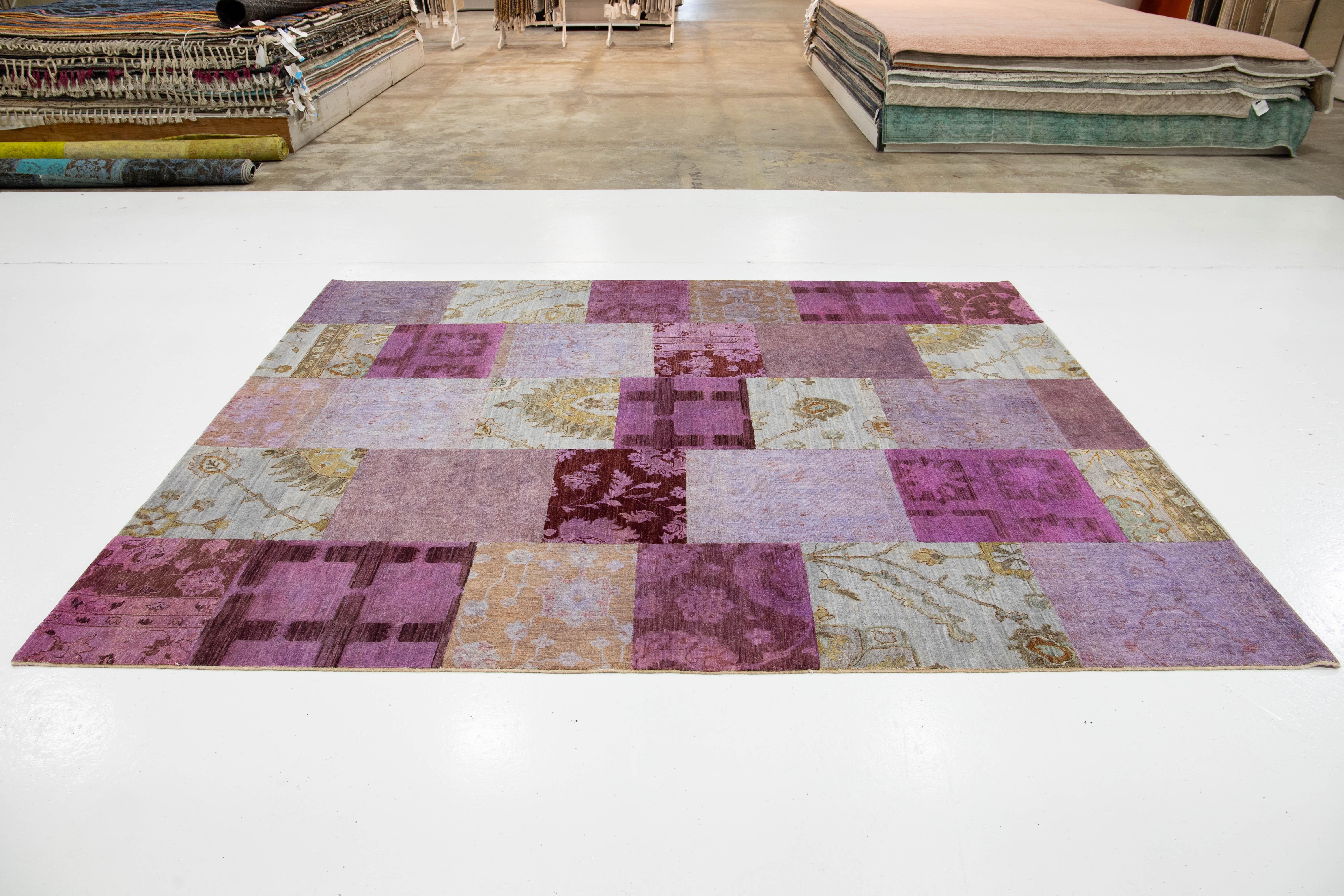 Moderner handgefertigter Patchwork-Teppich aus Wolle in Rosa im Angebot 2