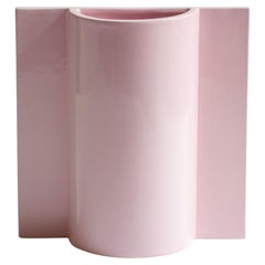 Moderne handgefertigte rosa „Queen“-Keramikvase, inspiriert von Schach, Italien