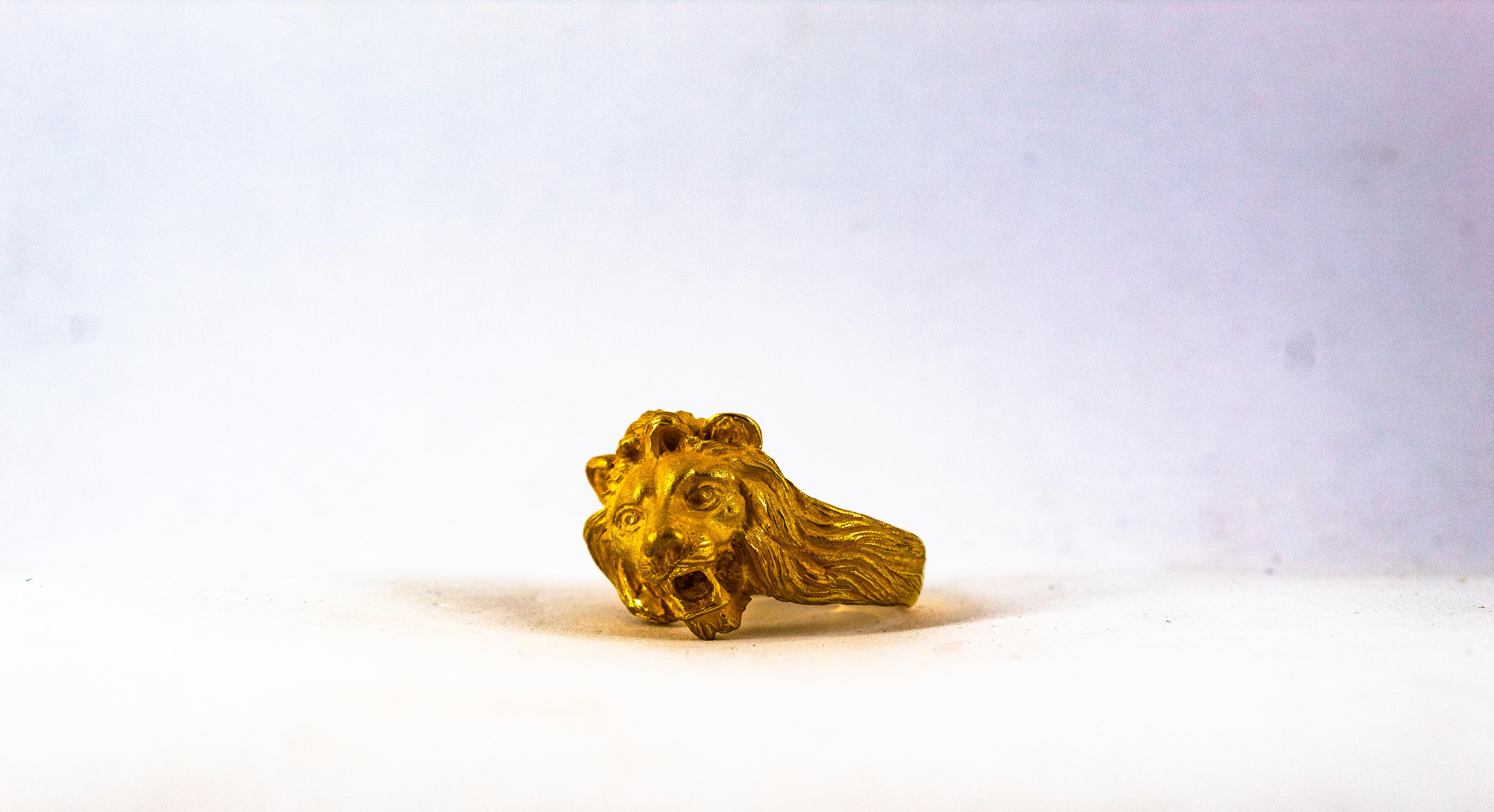 Bague cocktail moderne en or jaune « Lion » fabriquée à la main en vente 12