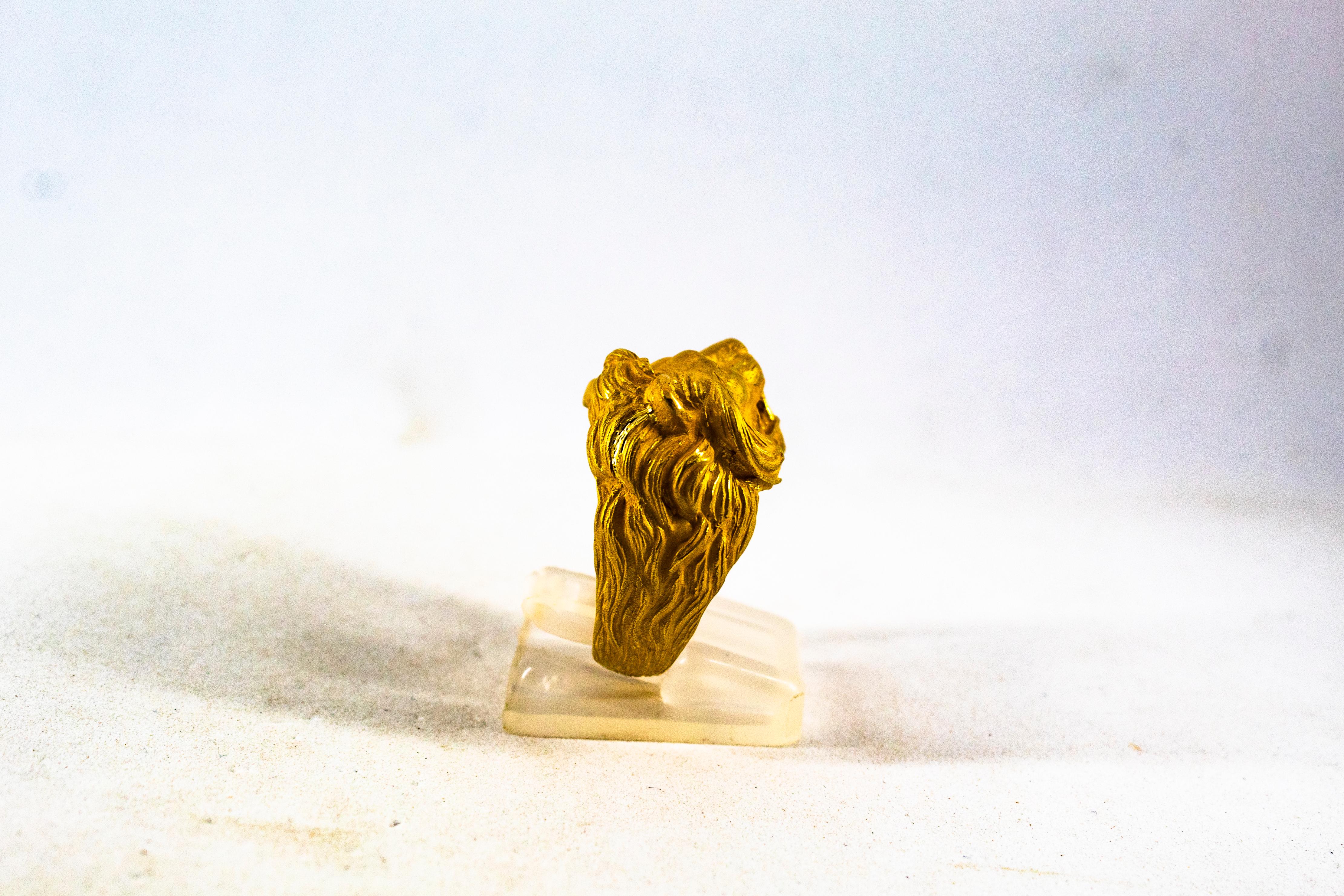 Bague cocktail moderne en or jaune « Lion » fabriquée à la main Neuf - En vente à Naples, IT