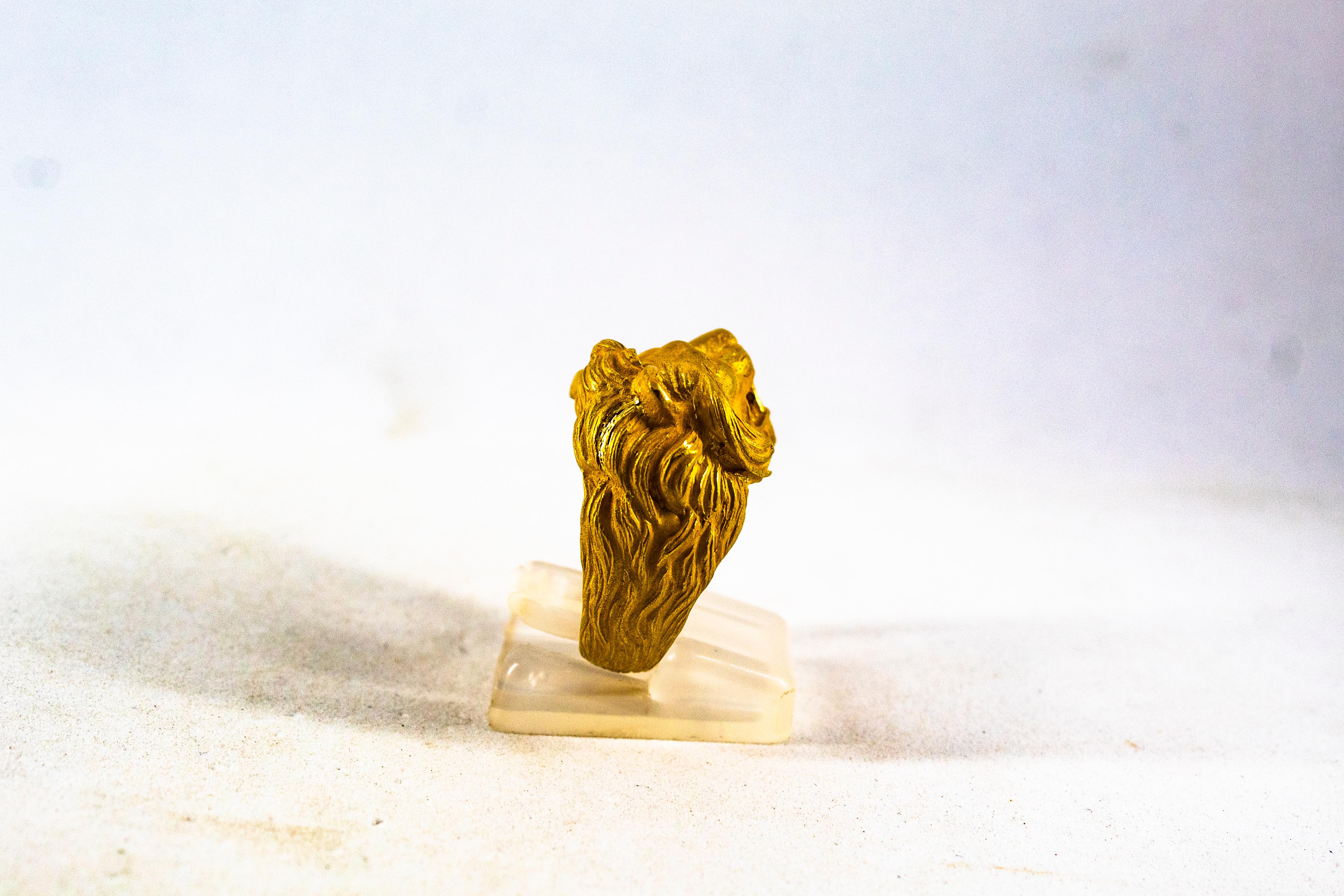 Bague cocktail moderne en or jaune « Lion » fabriquée à la main Unisexe en vente