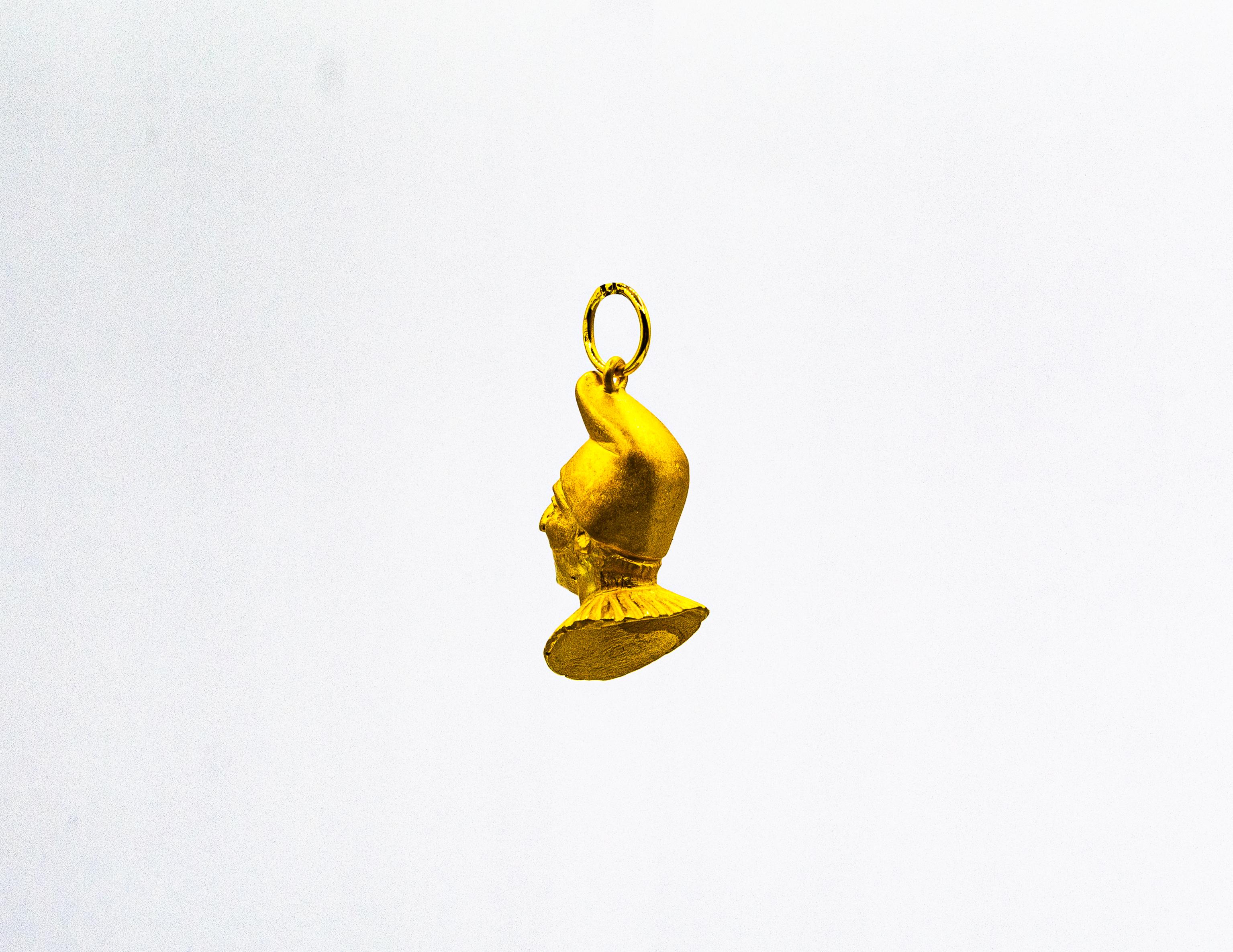  Collier pendentif moderne en or jaune avec masquePulcinella, fabriqué à la main Unisexe 