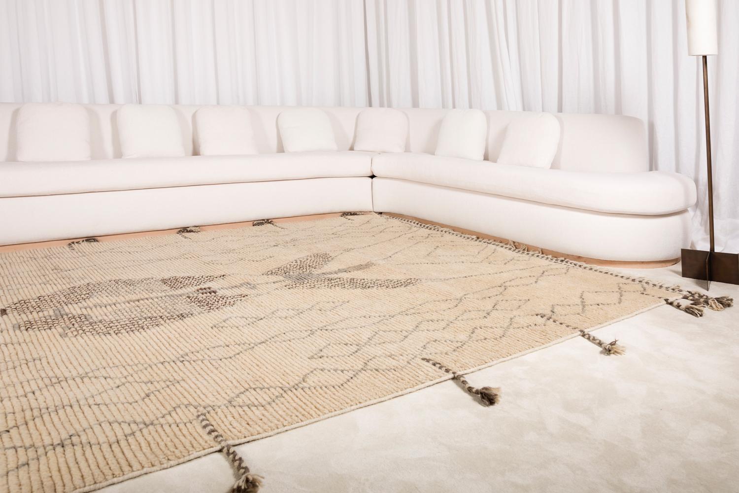 Modern Handknotted 100% Wool Rug High Pile Textures White, Brown & Greige Rafiki For Sale 2