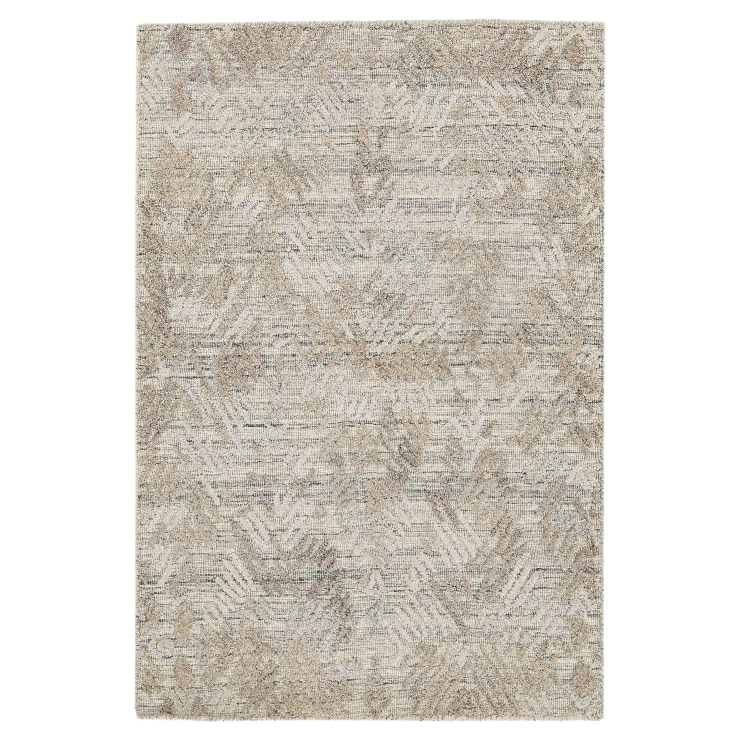 Tappeto moderno fatto a mano astratto personalizzato in lana beige in vendita