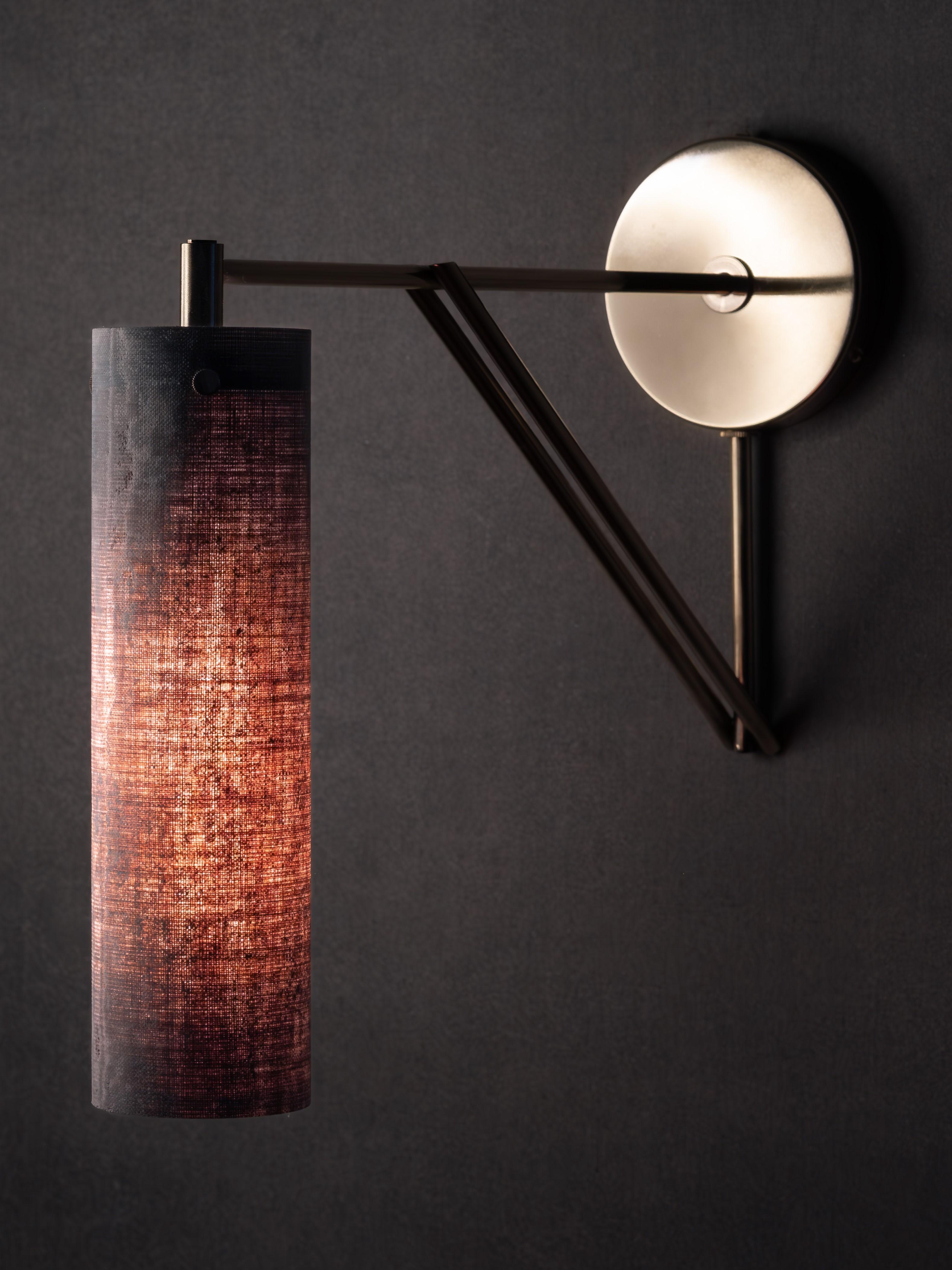 Americano Sconce moderne fatte a mano in lino e micarta, ottone lucido di Studio Mutuus in vendita