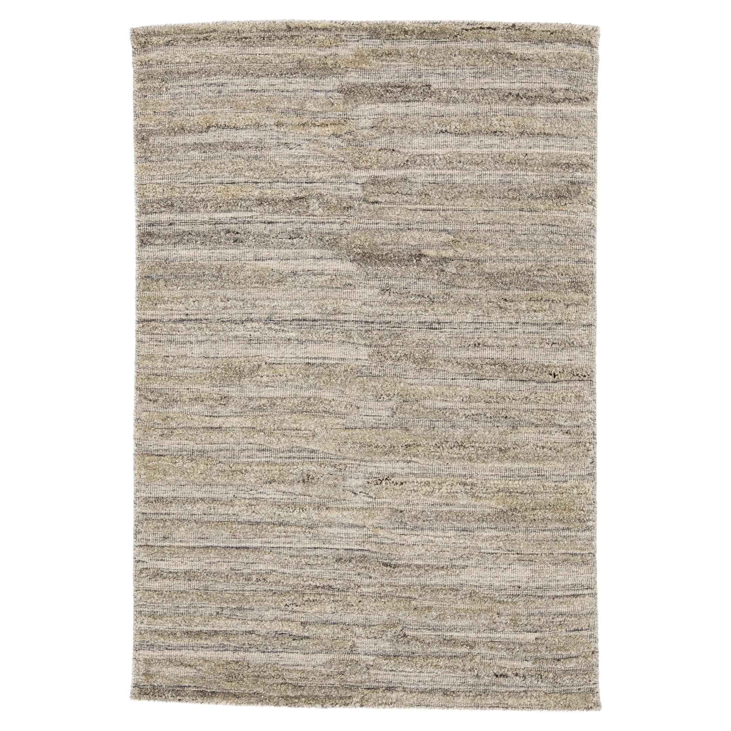 Tappeto moderno in lana personalizzato astratto beige fatto a mano