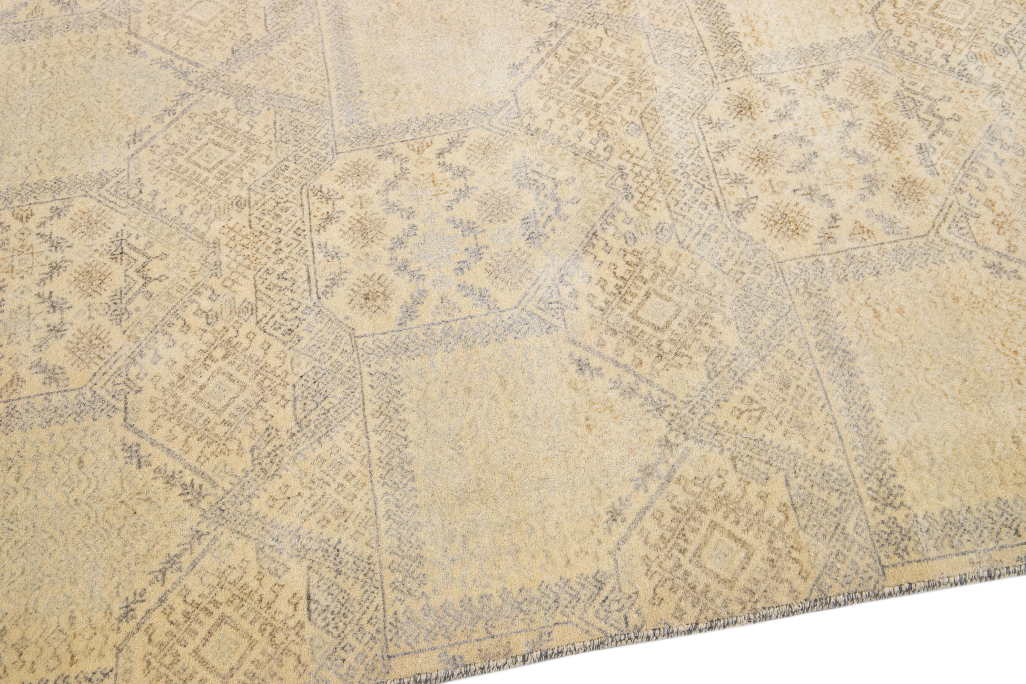 Modern Handmade Beige Square Wool Rug with Geometric Pattern For Sale 1