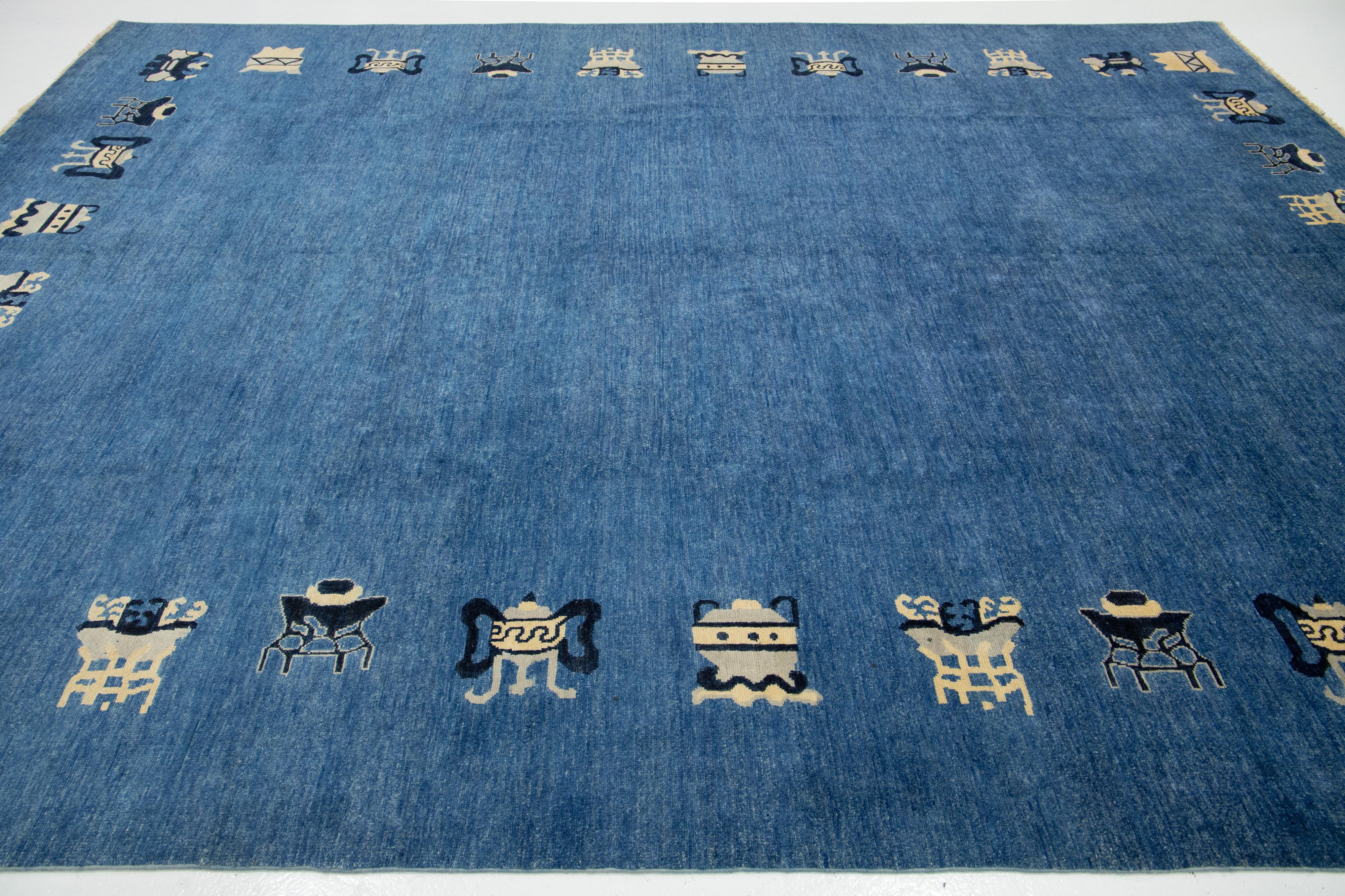 XXIe siècle et contemporain Tapis moderne en laine de style chinois fait à la main en bleu en vente