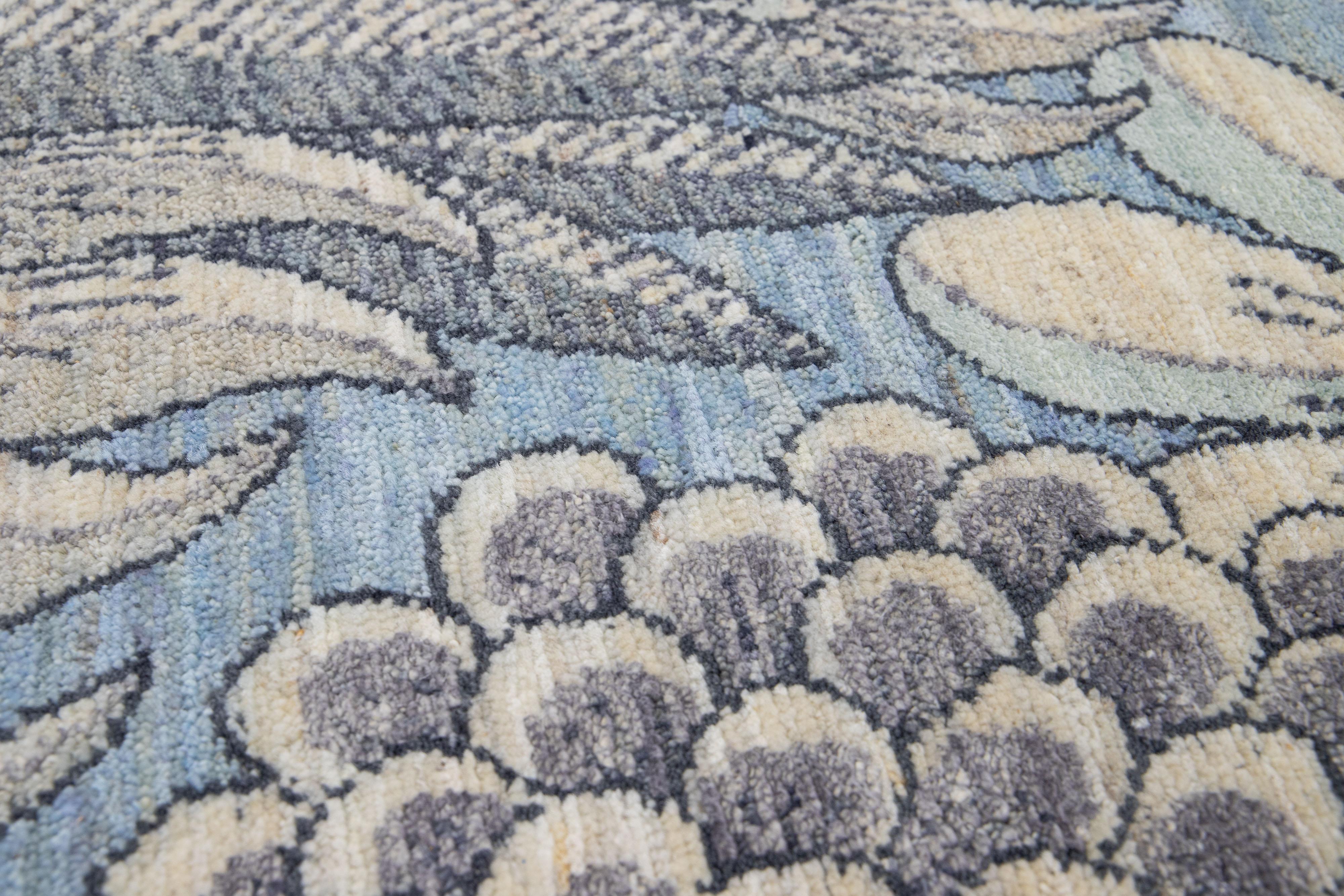Tappeto personalizzato in lana Modern Floral di Apadana. Dimensioni e colori personalizzati su ordinazione.

Materiale: Lana e seta.
Tecniche: Laminati a mano.
Stile: Moderno.
Tempi di consegna: Disponibile in circa 15-16 settimane.
Colori: Come