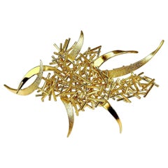 Broche moderne faite main en or fusionné, 18 carats*