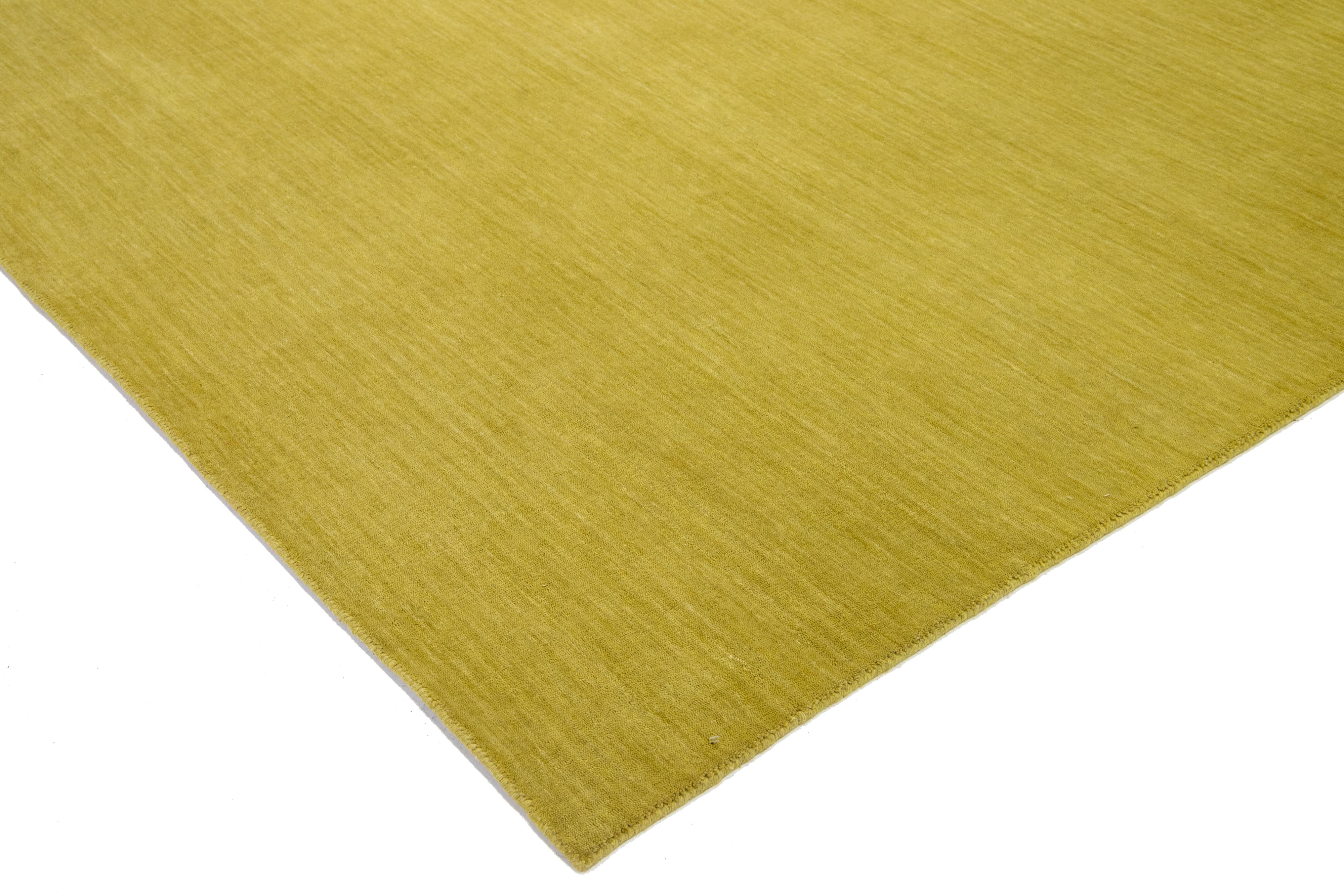Tappeto moderno fatto a mano in lana felpata Gabbeh in Greene & Greene di Apadana in vendita 2