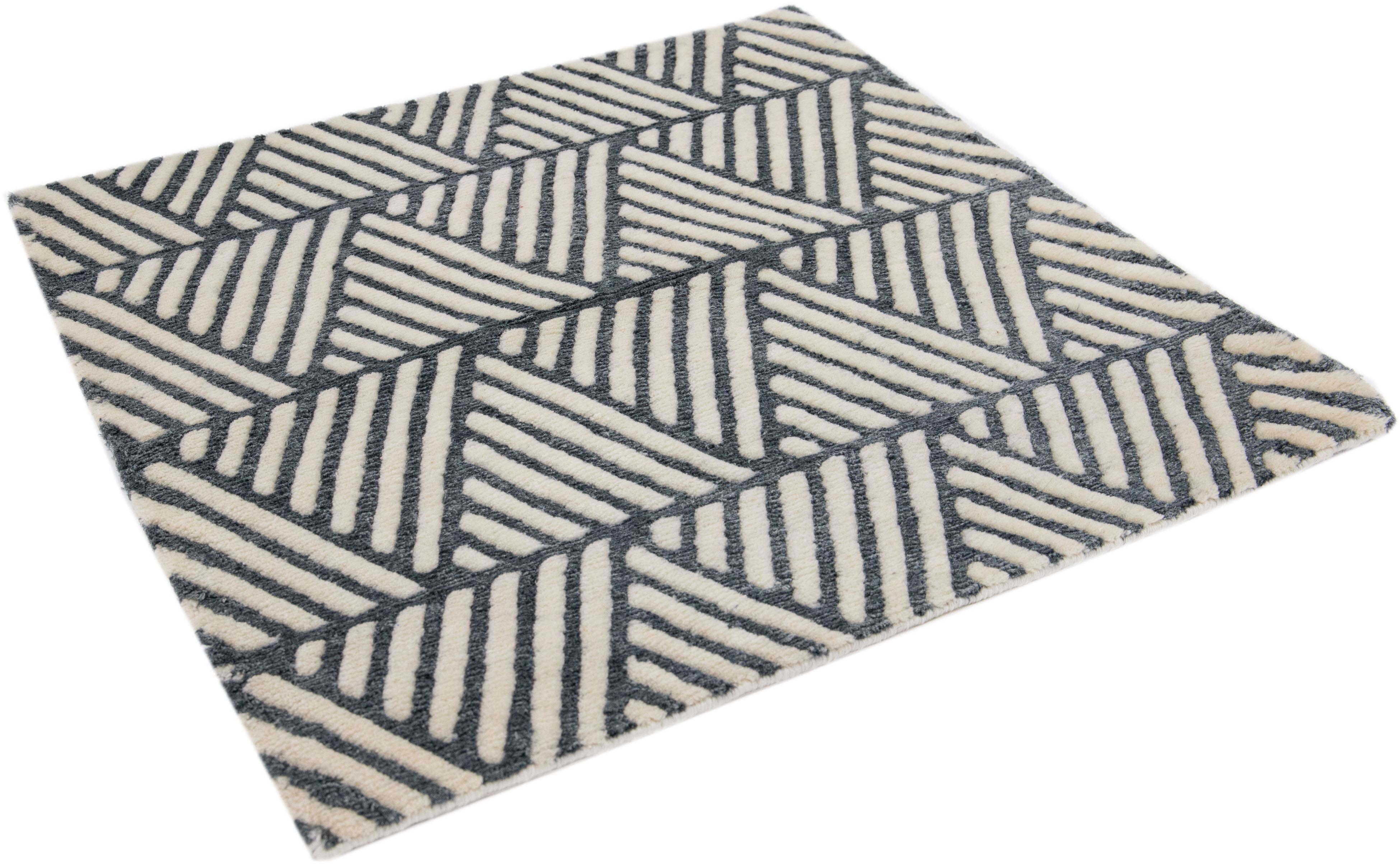 Modern Handmade Geometric Custom Gray Wool Rug In New Condition For Sale In Norwalk, CT