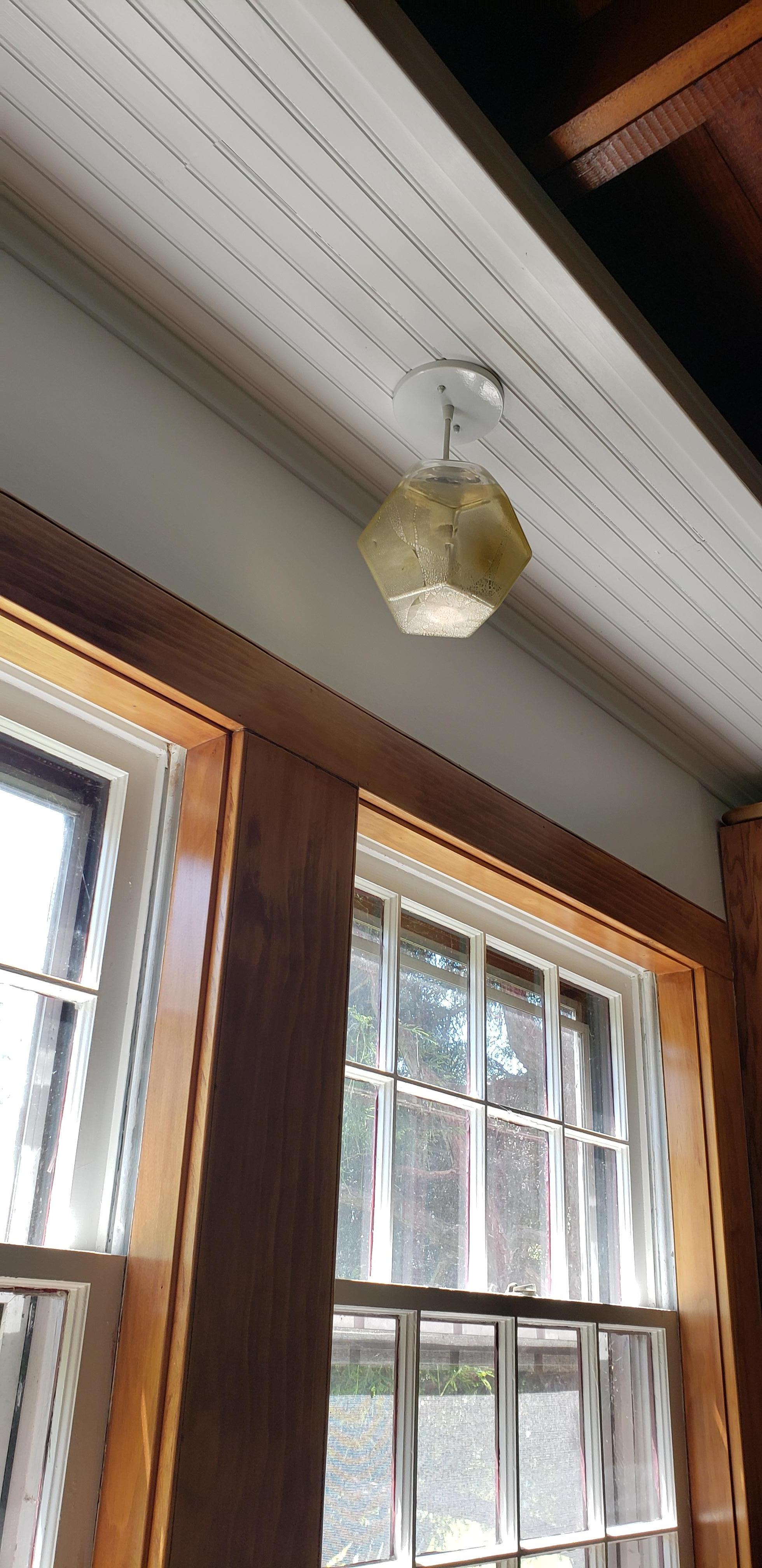 Illuminazione moderna in vetro fatta a mano - Ciondolo serie Hedron in foglia d'argento in vendita 1