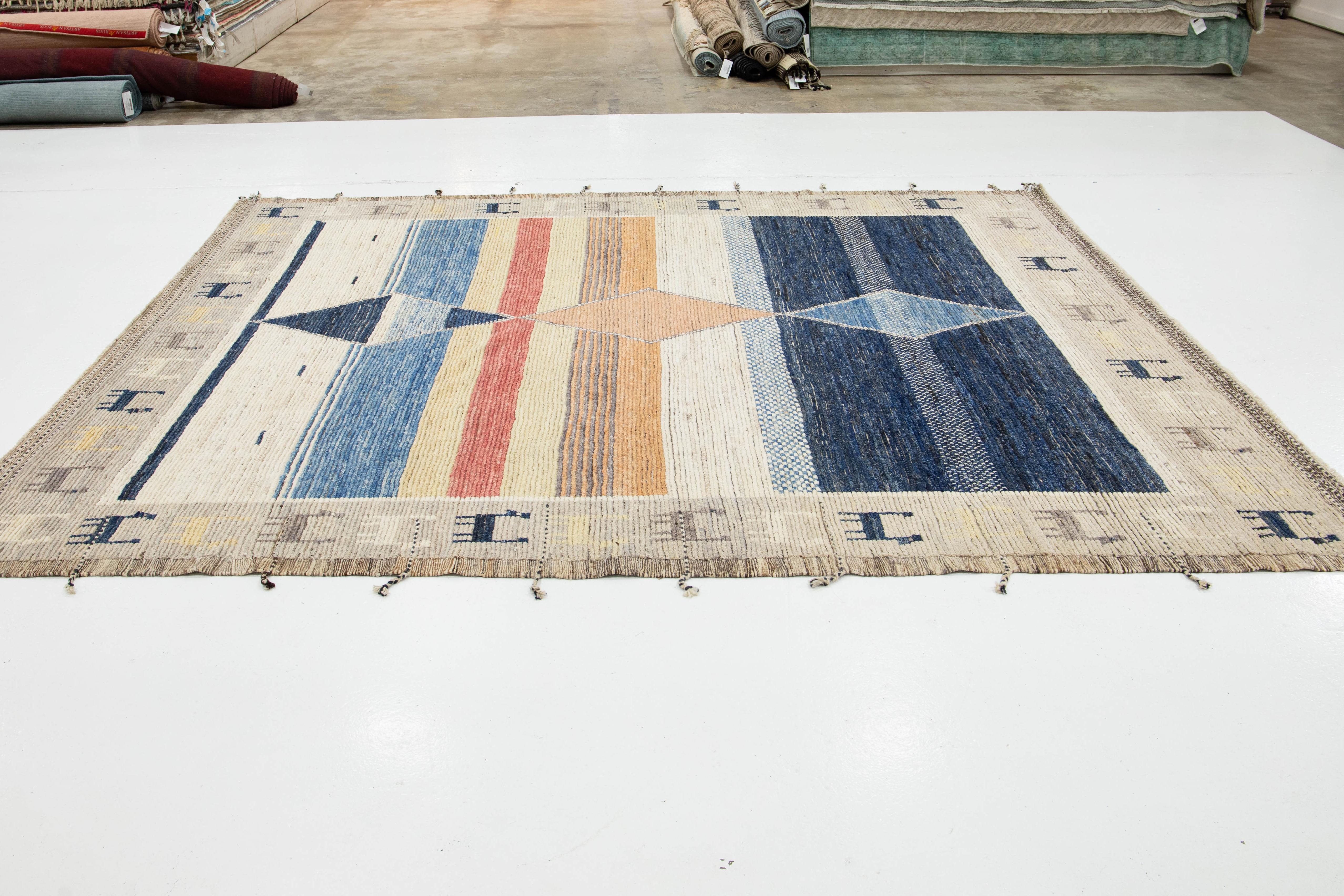 Alfombra Moderna De Lana Estilo Marroquí Hecha A Mano Con Diseño Multicolor en Nuevo estado para la venta en Norwalk, CT