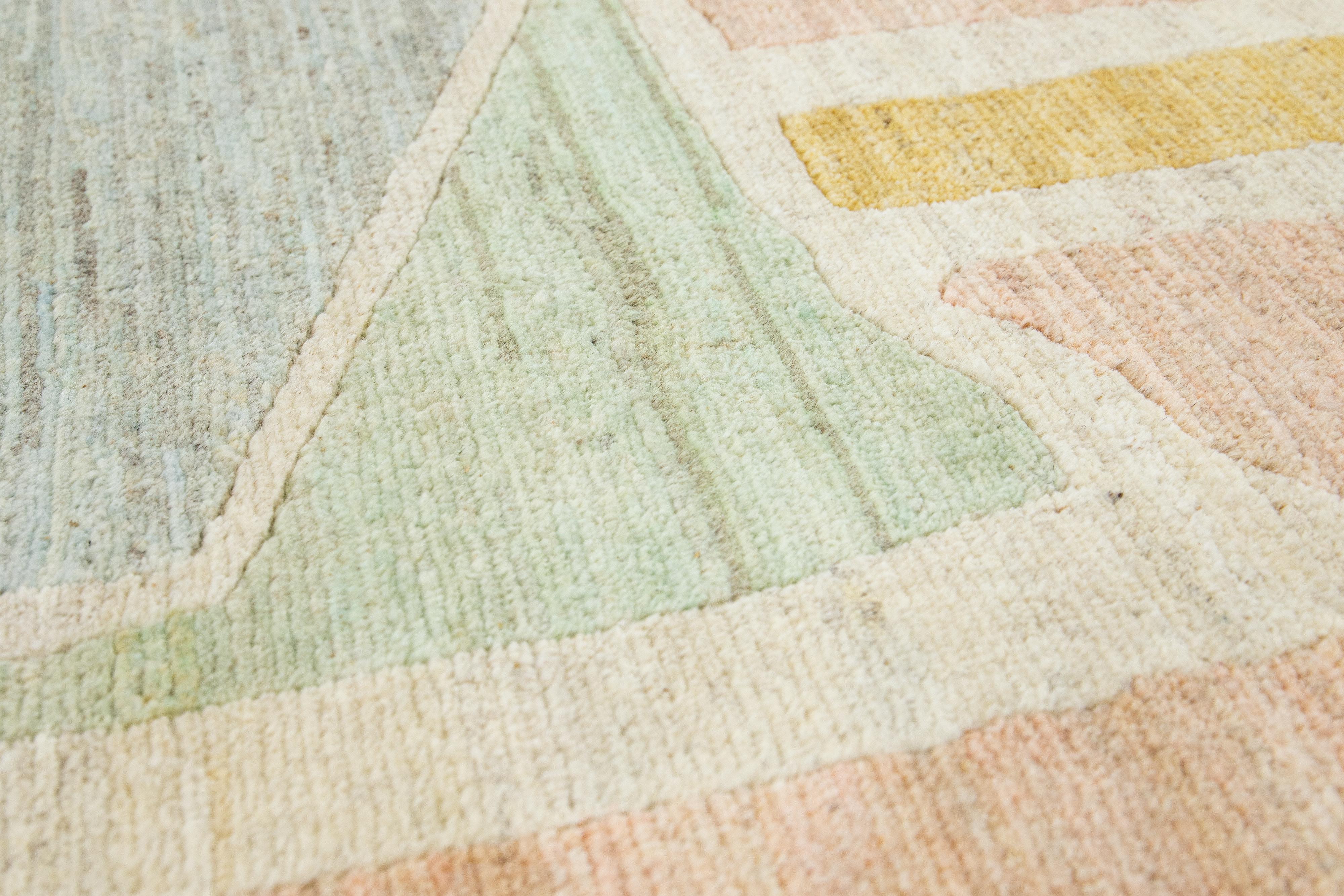 Noué à la main Tapis en laine moderne abstrait et multicolore fait à la main en vente