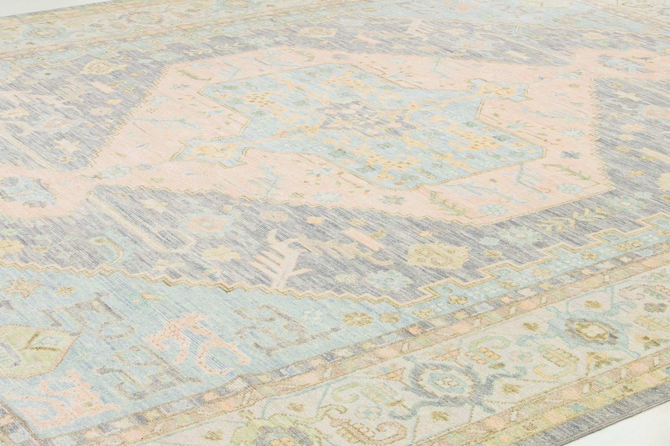 Modern Handmade Oushak Style Wool Rug In Peach and Blue With Medallion Design en vente 2
