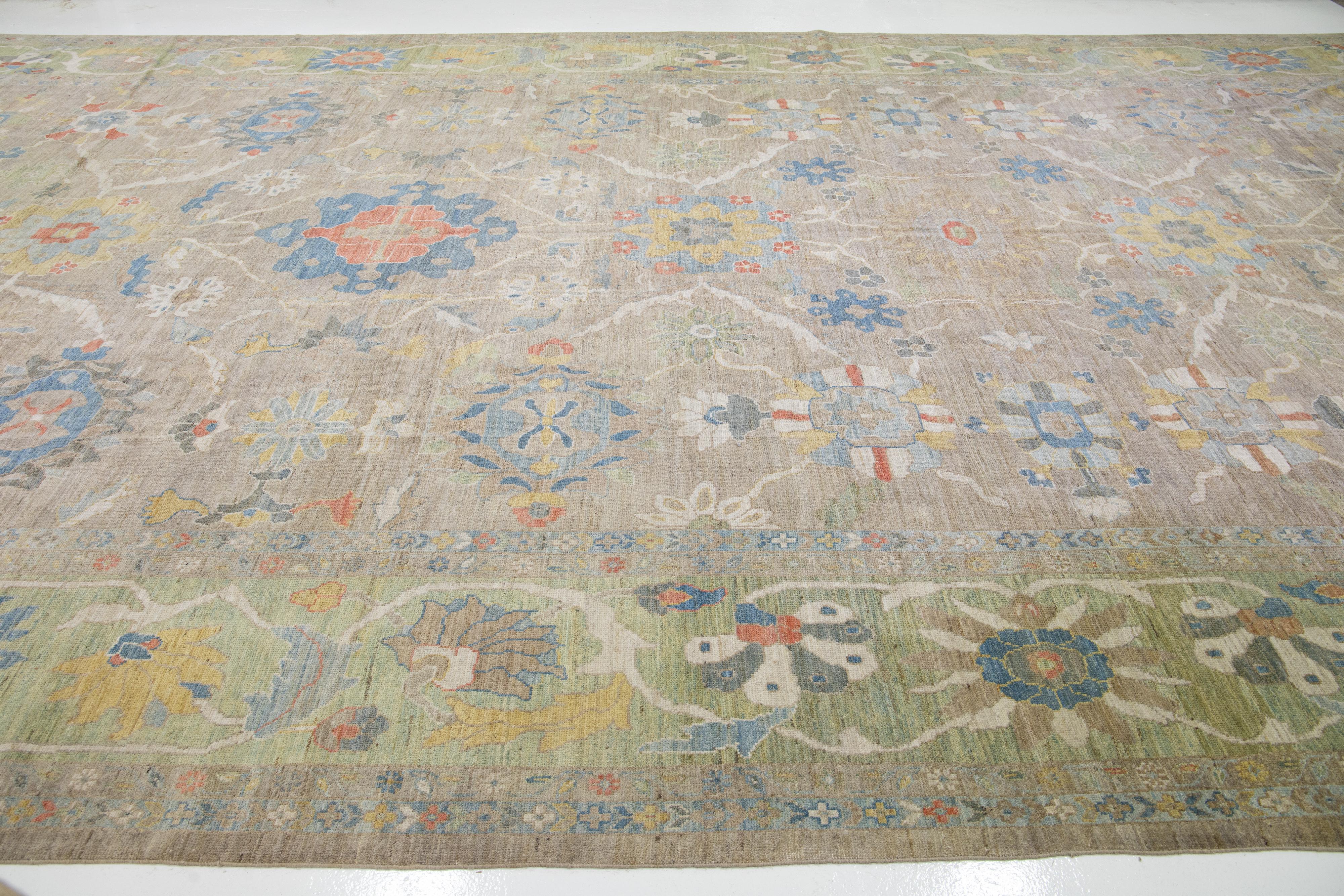 Moderner handgefertigter Palast  Sultanabad-Wollteppich mit Blumenmotiv in Hellbraun (21. Jahrhundert und zeitgenössisch) im Angebot