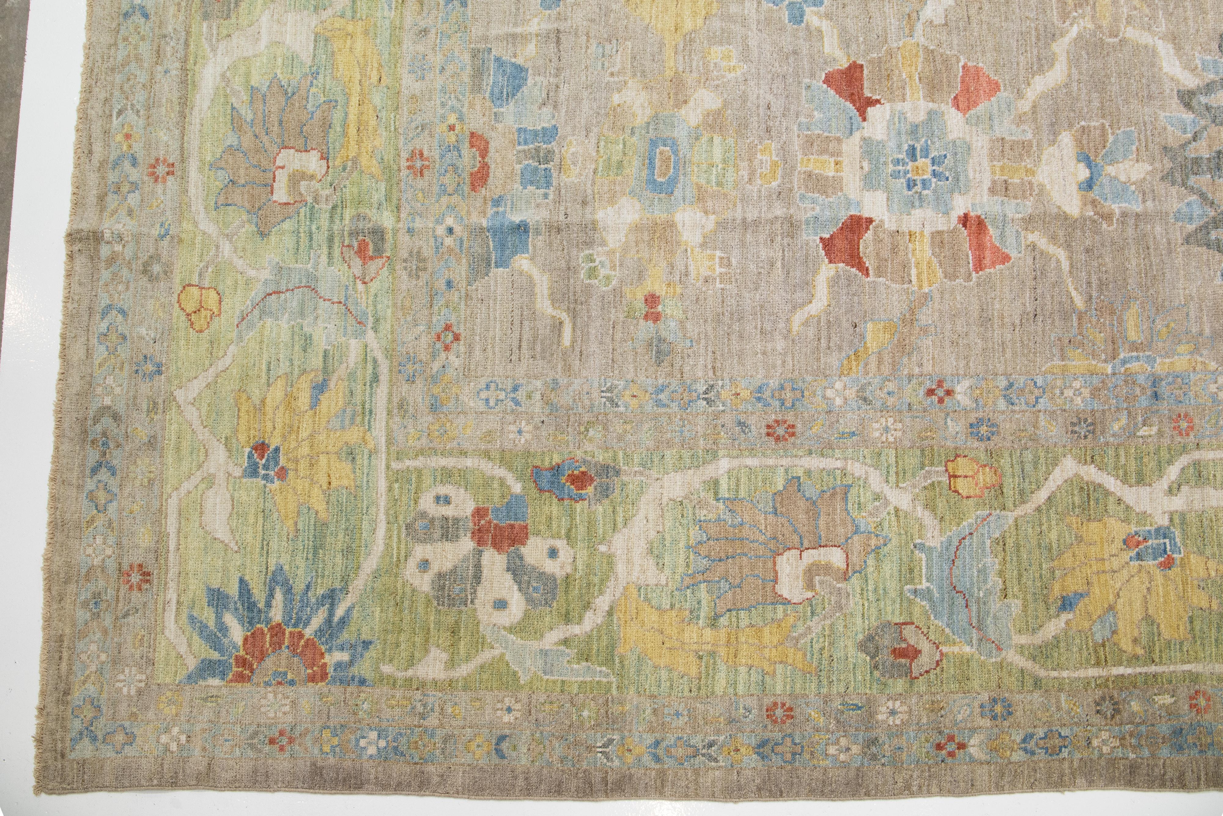 Moderner handgefertigter Palast  Sultanabad-Wollteppich mit Blumenmotiv in Hellbraun im Angebot 3