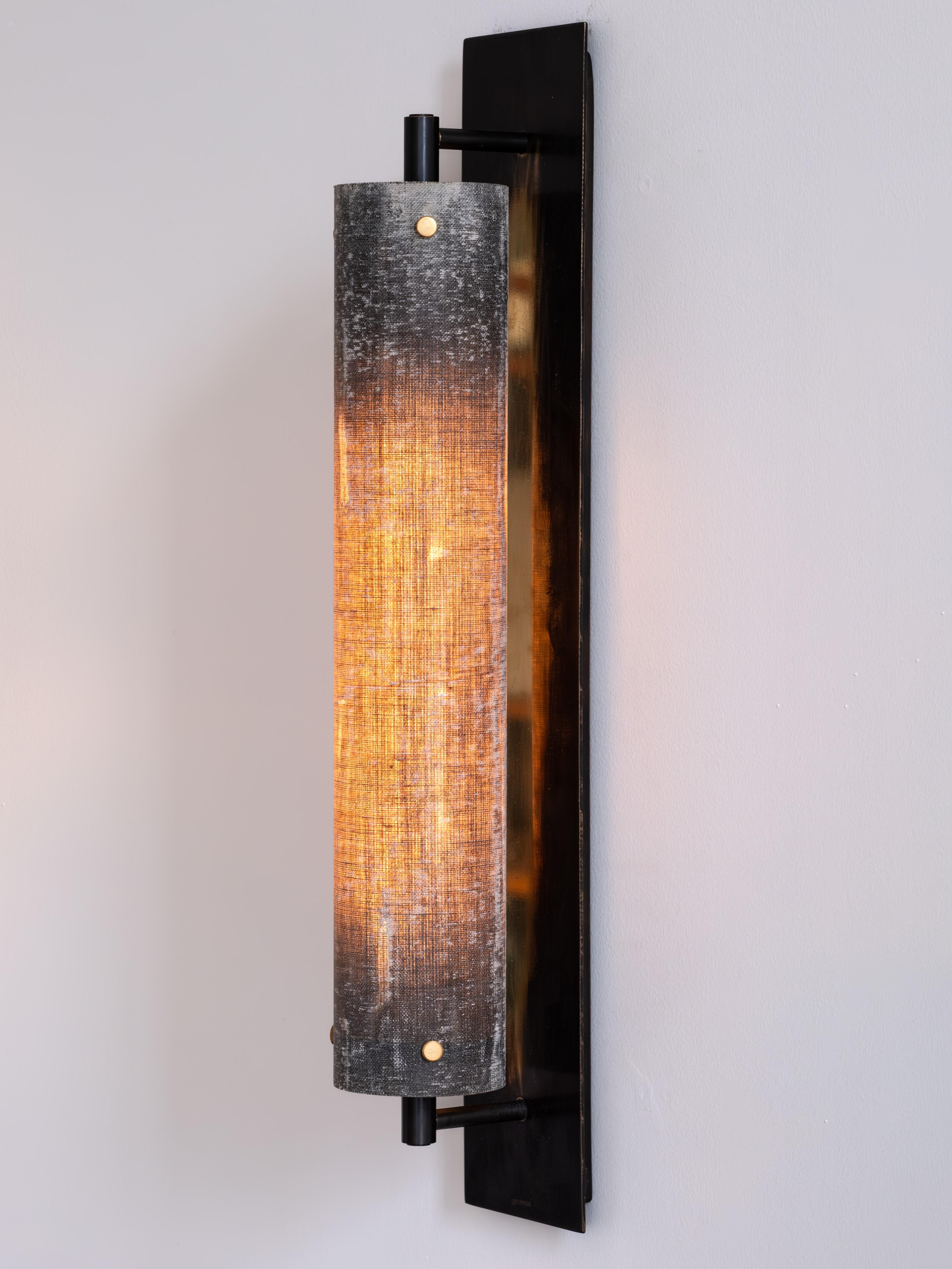 Modern Handmade Pole Wall Sconce Linen Micarta, Blackened Brass by Mutuus Studio For Sale 5