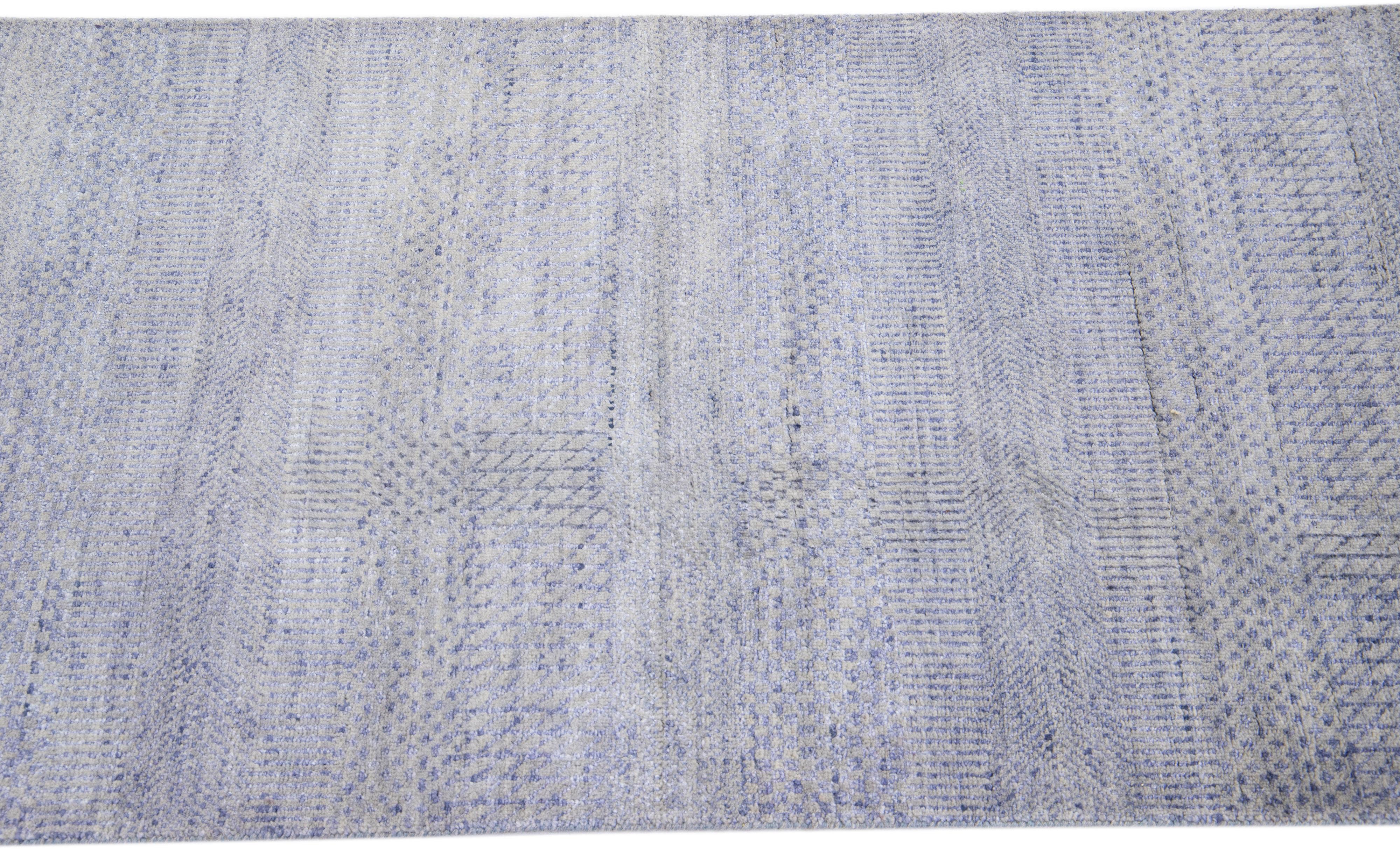 Modern Handmade Savannah Wool Runner in Gray & Blue In New Condition For Sale In Norwalk, CT