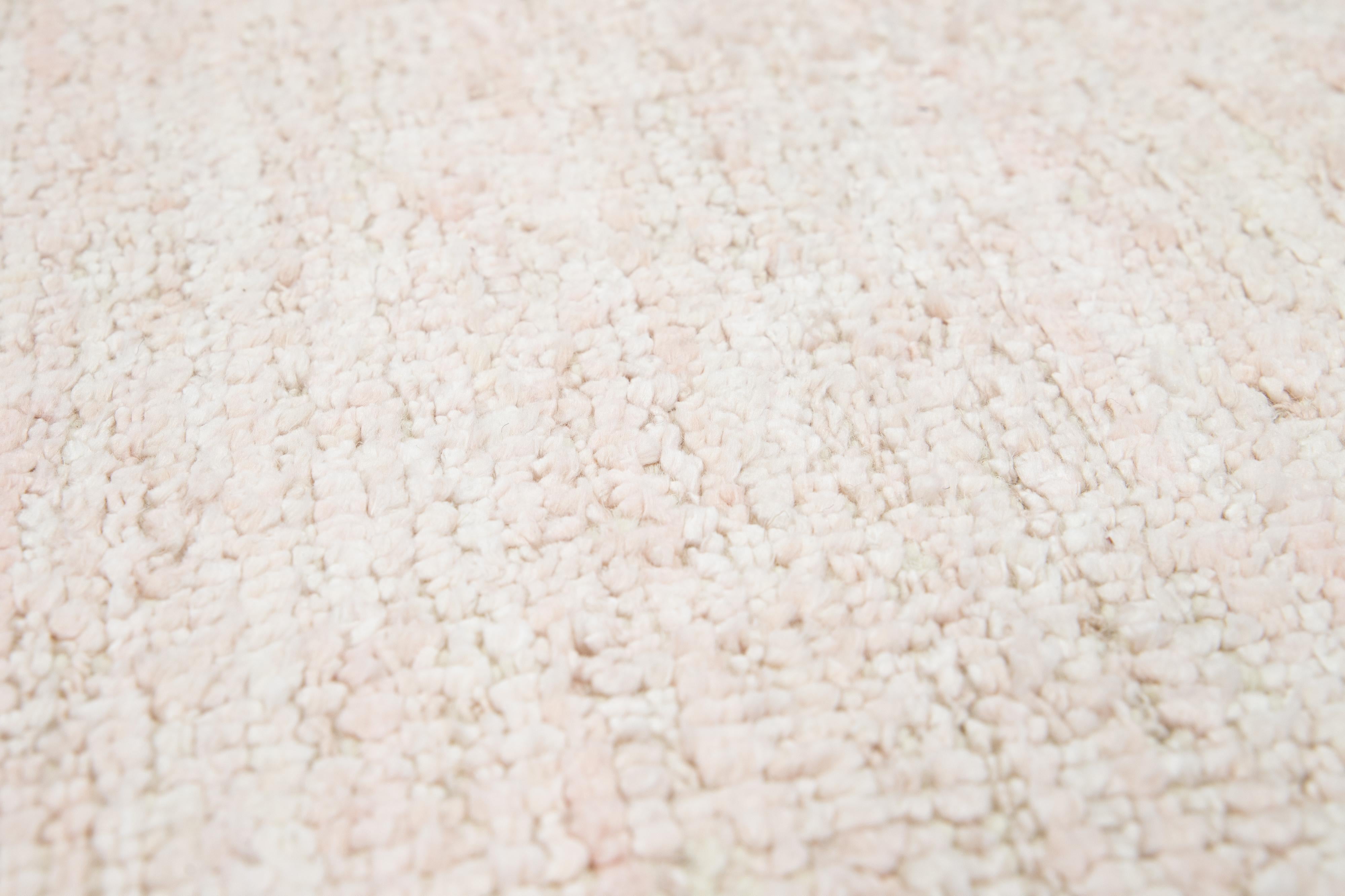 Modern Handmade Solid Light Pink Custom Rug In New Condition For Sale In Norwalk, CT