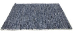 Moderner, handgewebter Teppich in Marineblau von Apadana Fine Rugs
