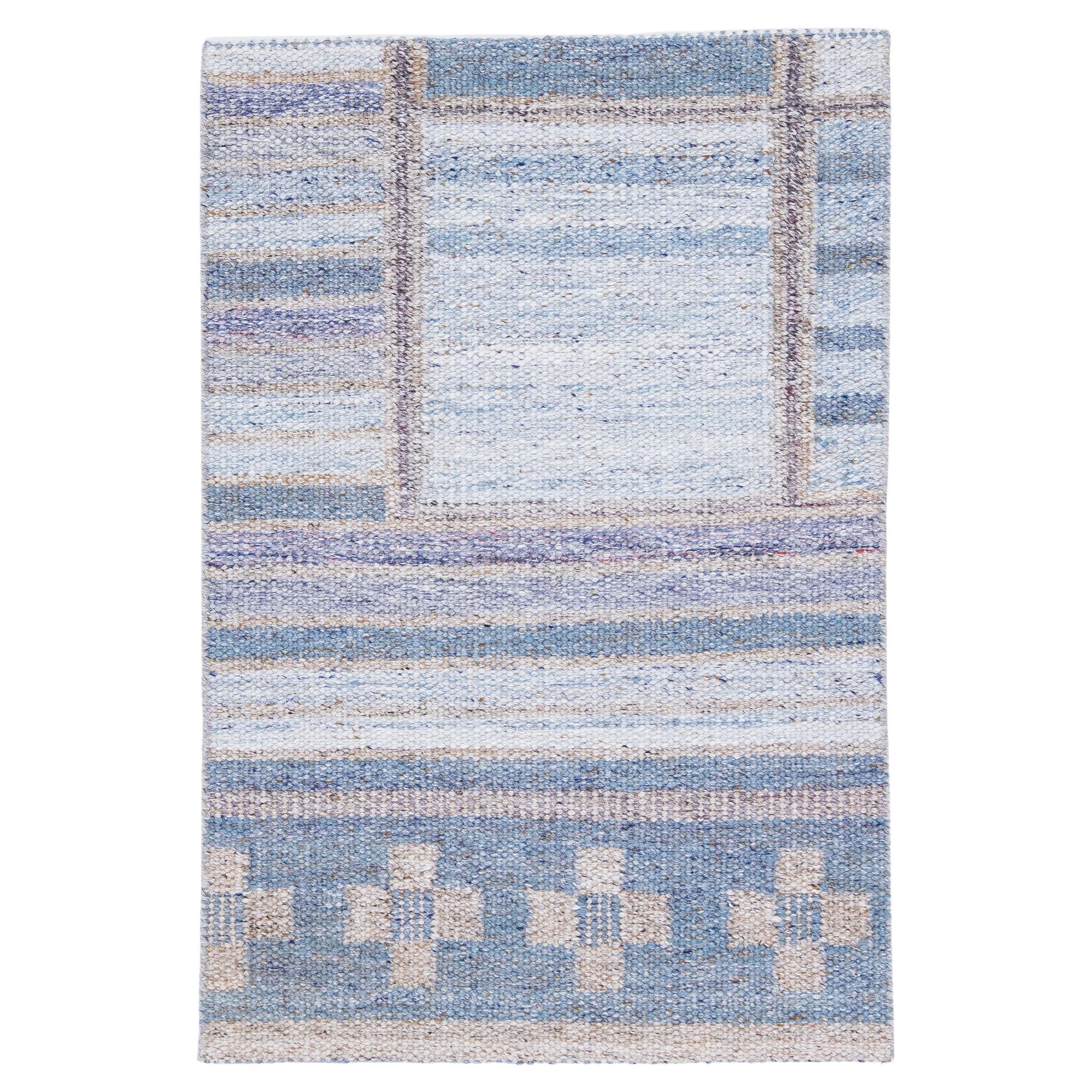 Tapis moderne en laine bleu de style suédois fait à la main