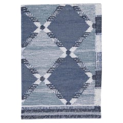 Tapis moderne en laine bleu marine de style suédois fait à la main et personnalisé
