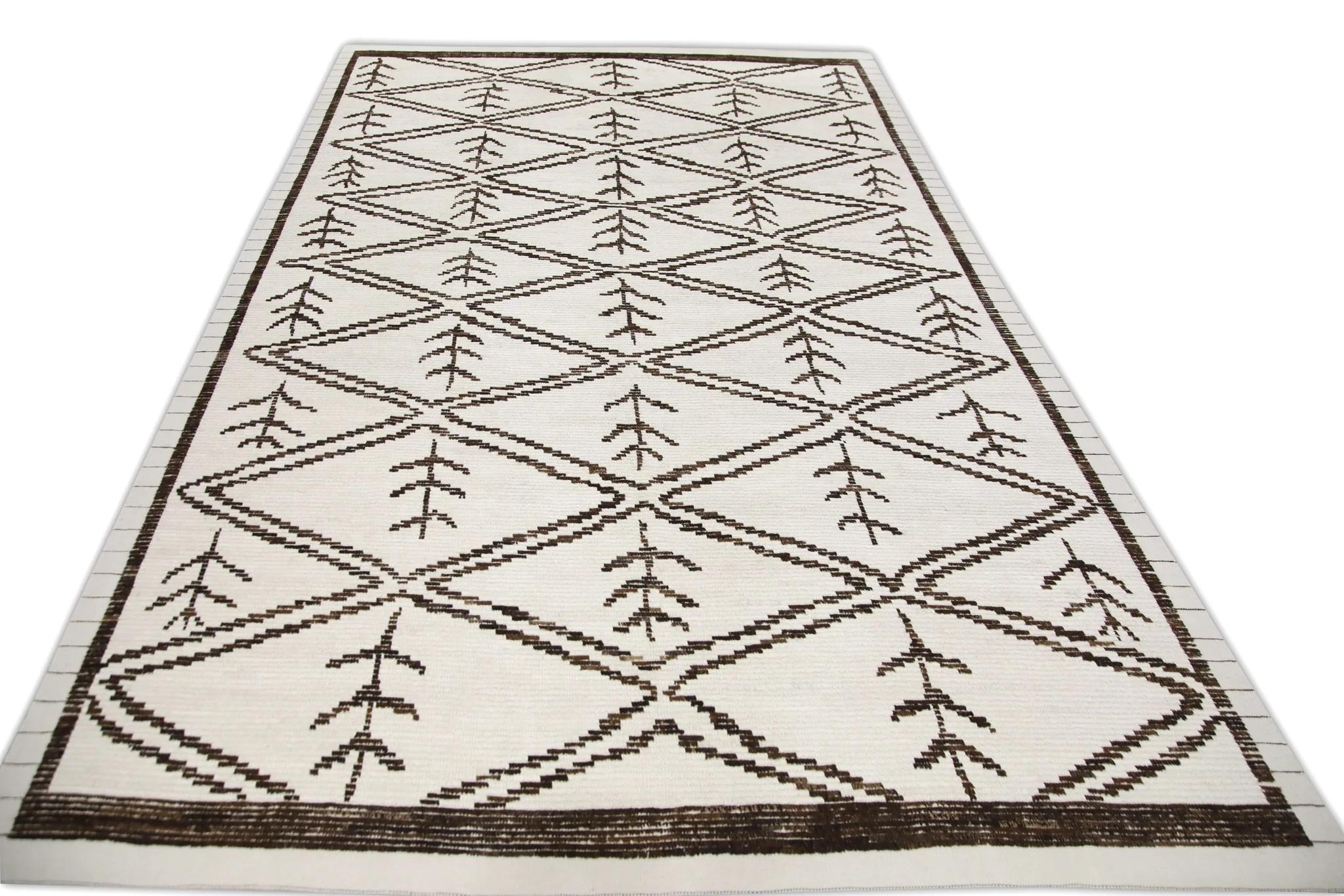 Handgefertigter Tulu-Teppich in Braun mit geometrischem Design, 8'9
