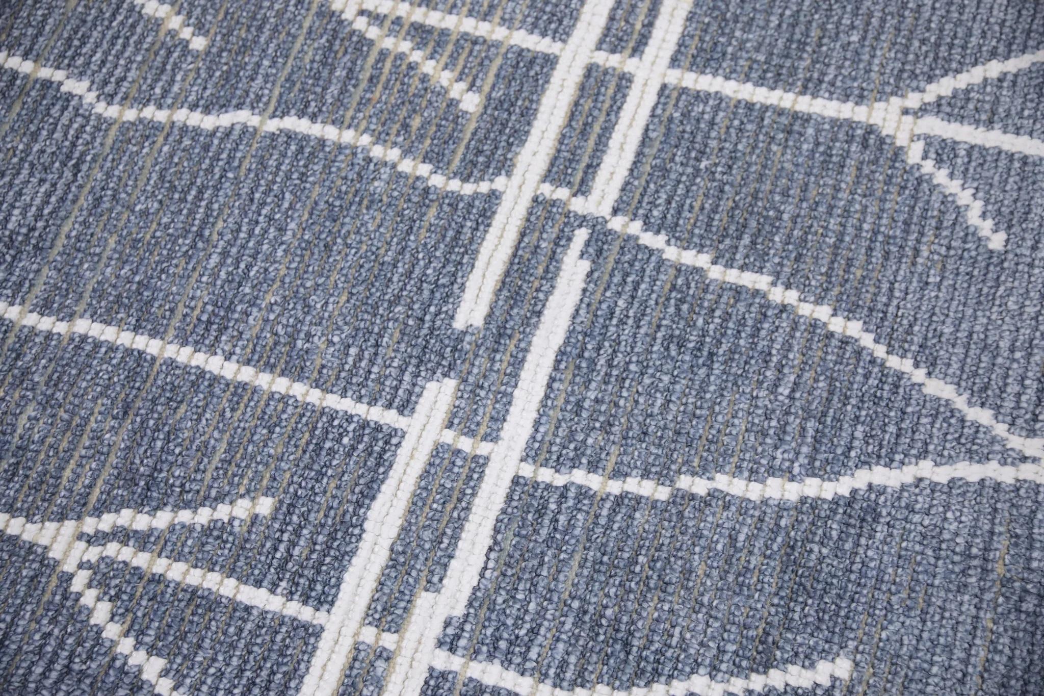Blauer moderner handgefertigter Tulu-Läufer aus Wolle in geometrischem Design 2'10