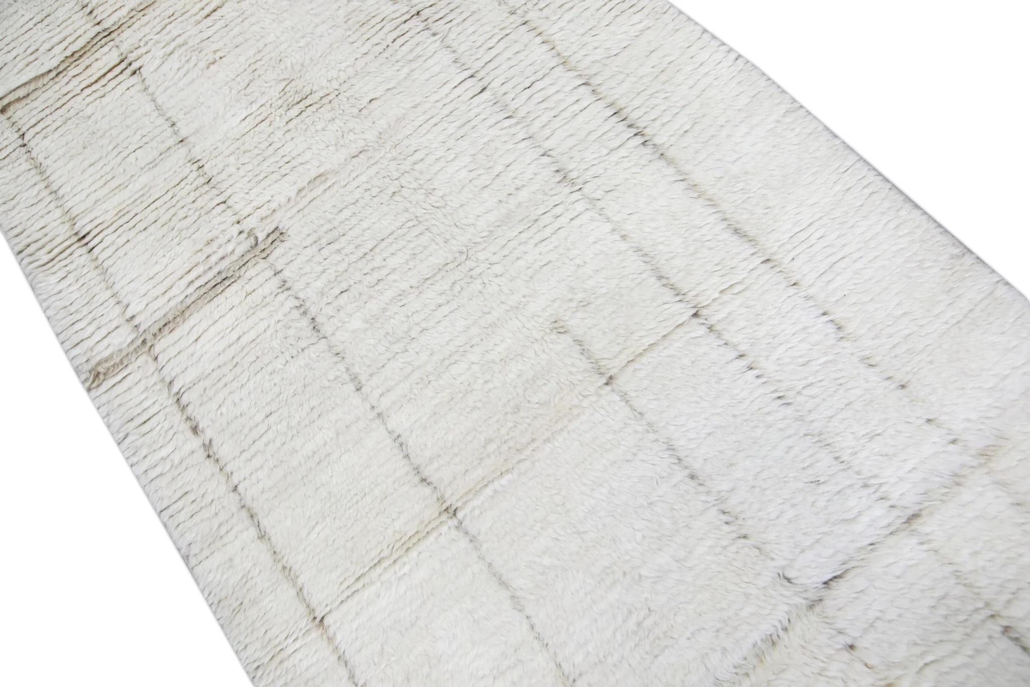 White Modern Handmade Wool Tulu Runner 3'2