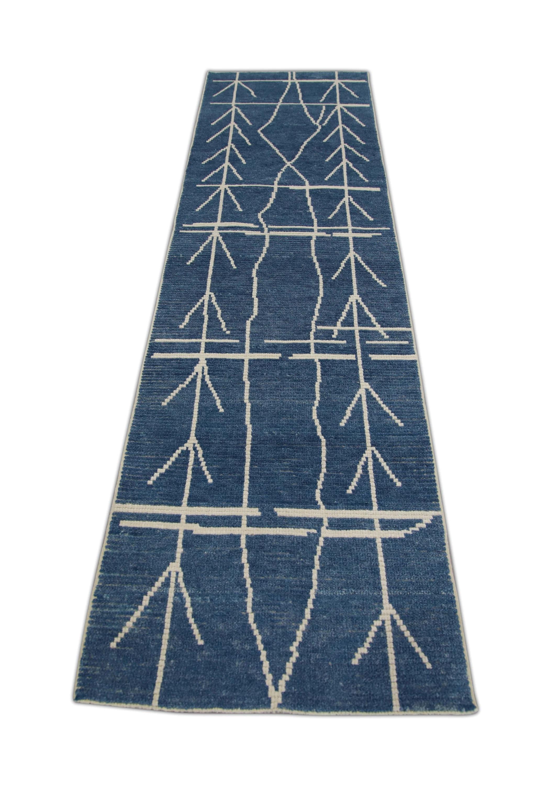 Blauer moderner handgefertigter Tulu-Läufer aus Wolle in geometrischem Design 2'10