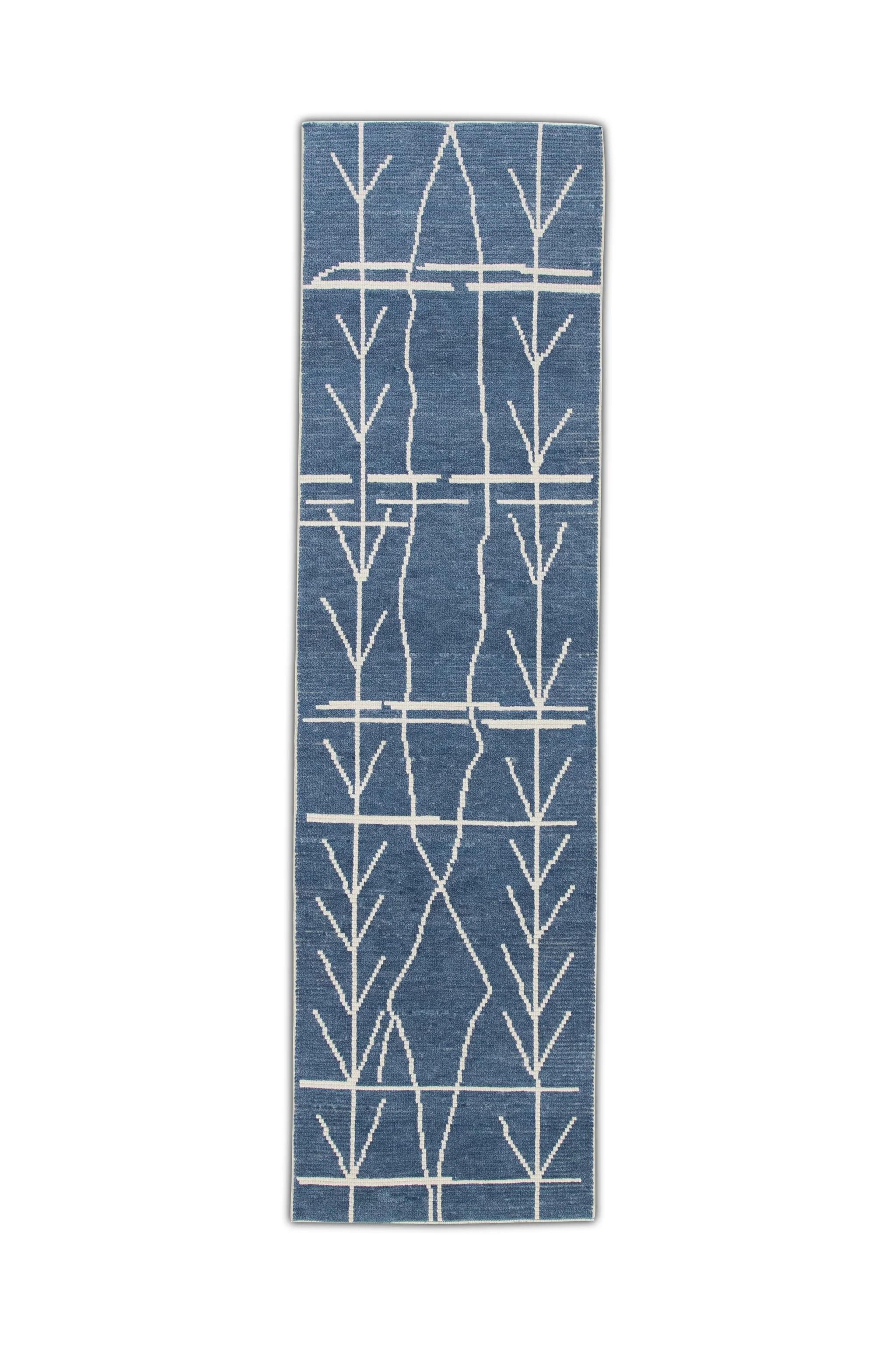 Blauer moderner handgefertigter Tulu-Läufer aus Wolle in geometrischem Design 2'10
