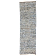 Moderner handgefertigter Tulu-Läufer aus Wolle in Braun und Blau mit geometrischem Design 2'9" X 9'7"