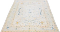 Moderner handgefertigter türkischer Oushak-Wollteppich in Beige und Orange