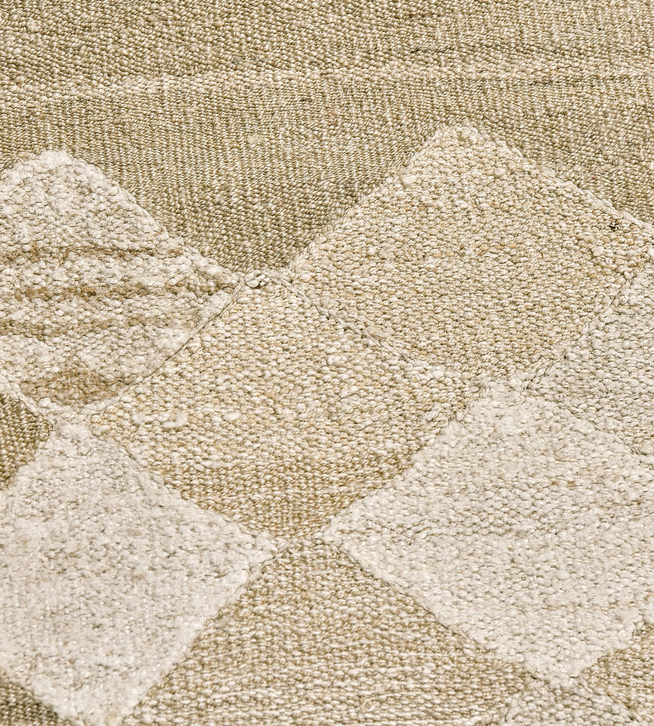 Moderner handgewebter Flachgewebe-Teppich aus karierter Wolle in Beige im Zustand „Neu“ im Angebot in West Hollywood, CA
