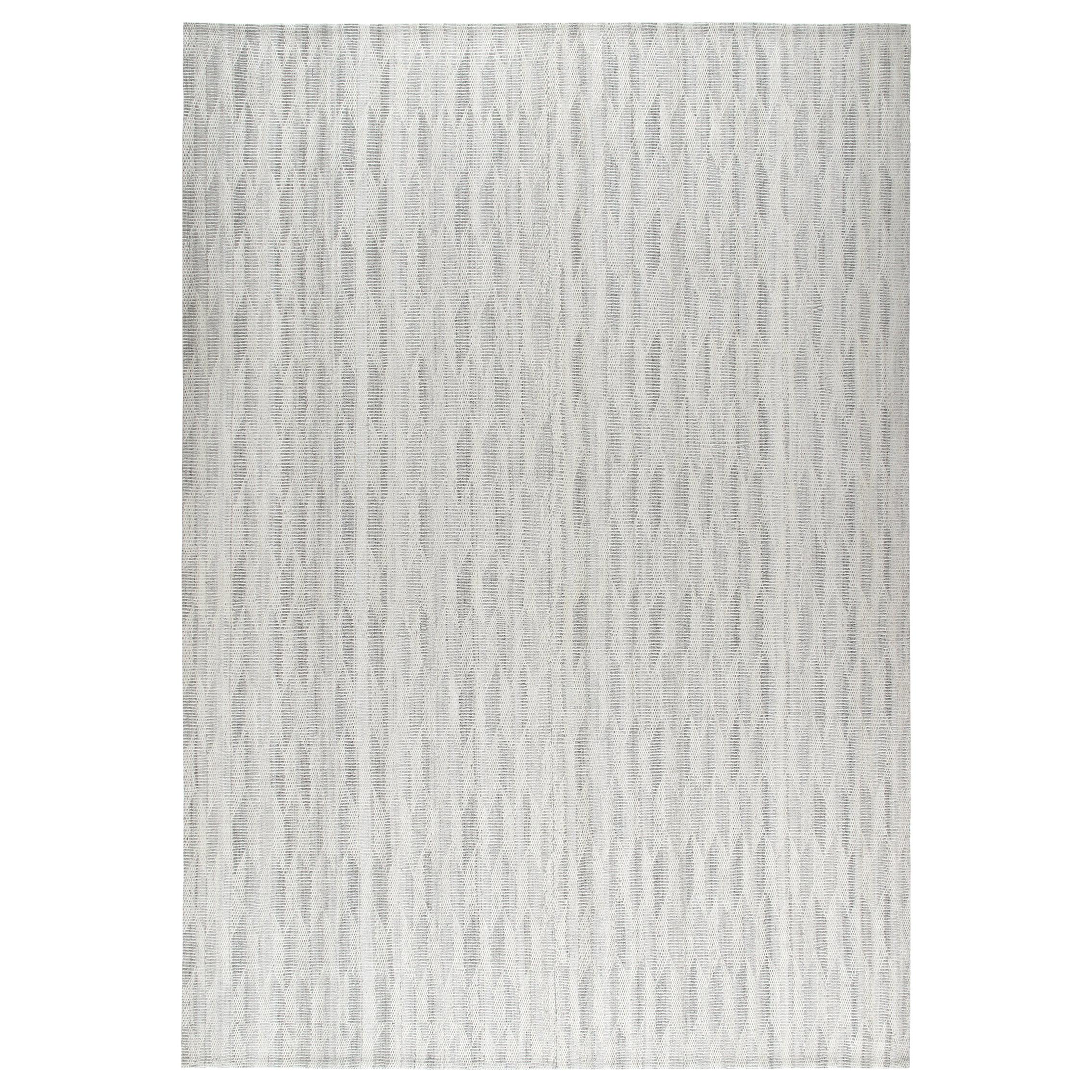 Modern Handwoven Flatweave Textured Rug in Grey and Ivory Color For Sale