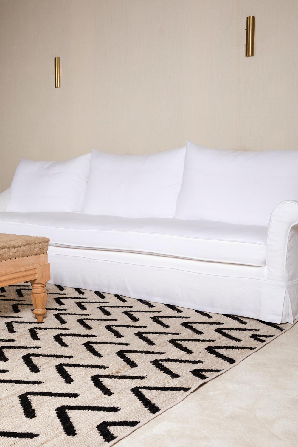 Modern Handwoven Flatweave Jute Kilim Rug White & Black Hatary In New Condition For Sale In Madrid, ES